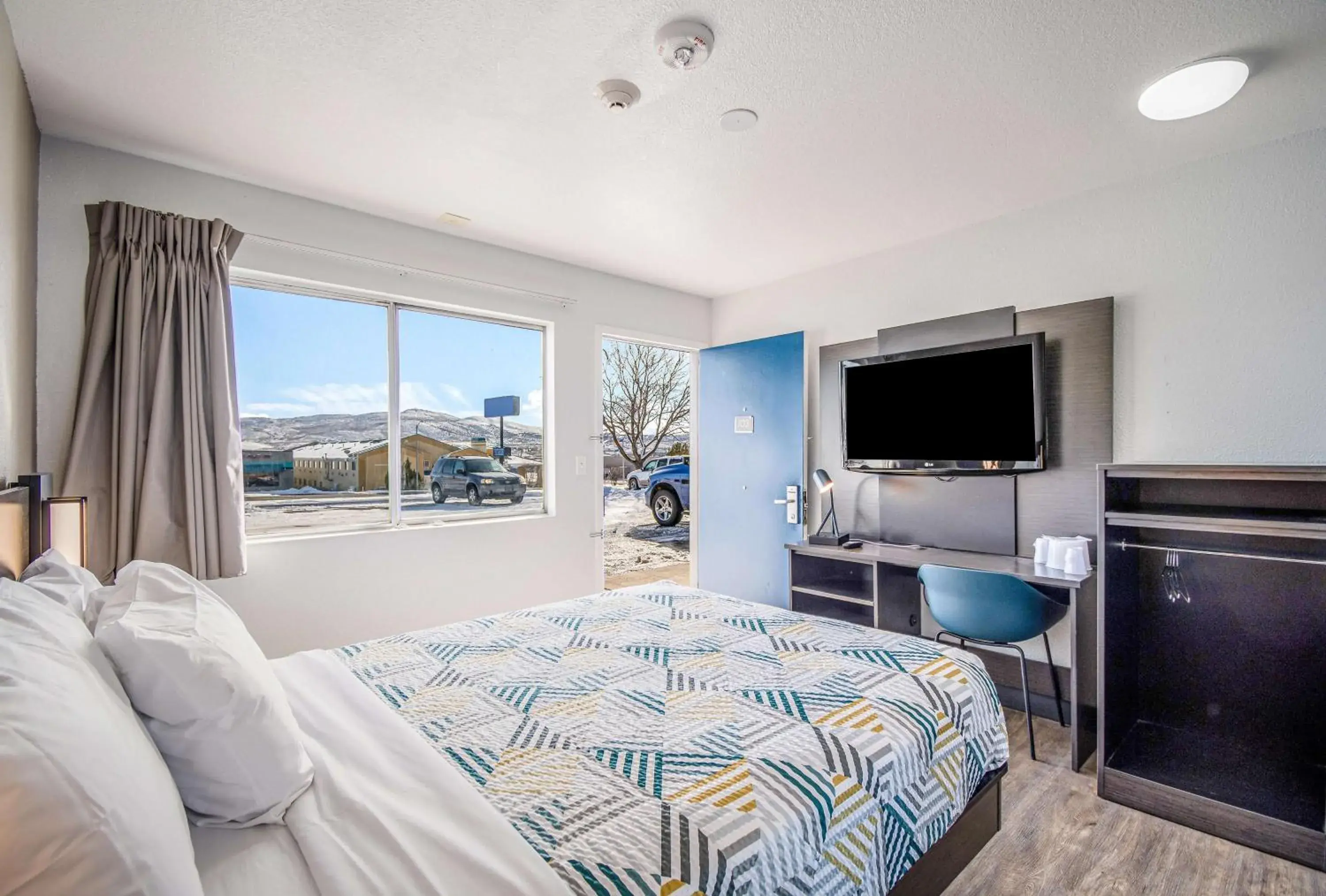 Photo of the whole room, Bed in Motel 6-Elko, NV Photo of the whole room, Bed in Motel 6-Elko, NV