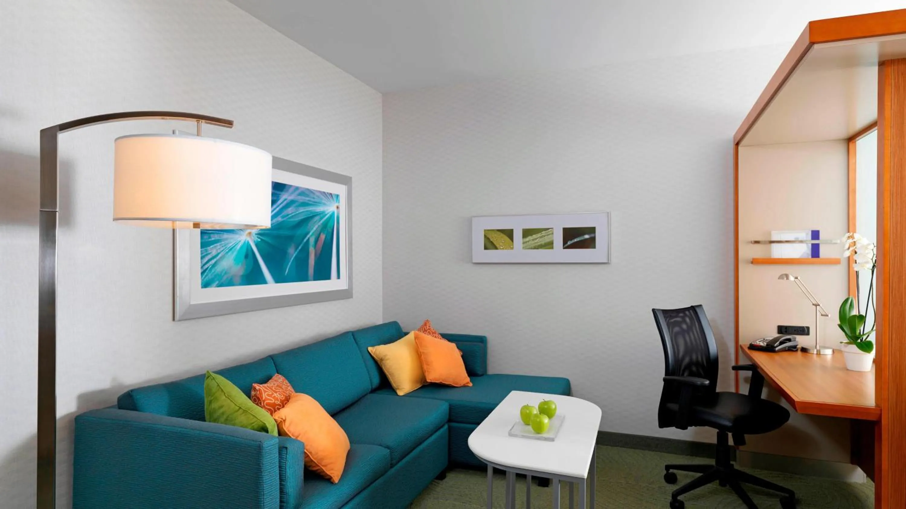 Living room in SpringHill Suites by Marriott Scranton Montage Mountain