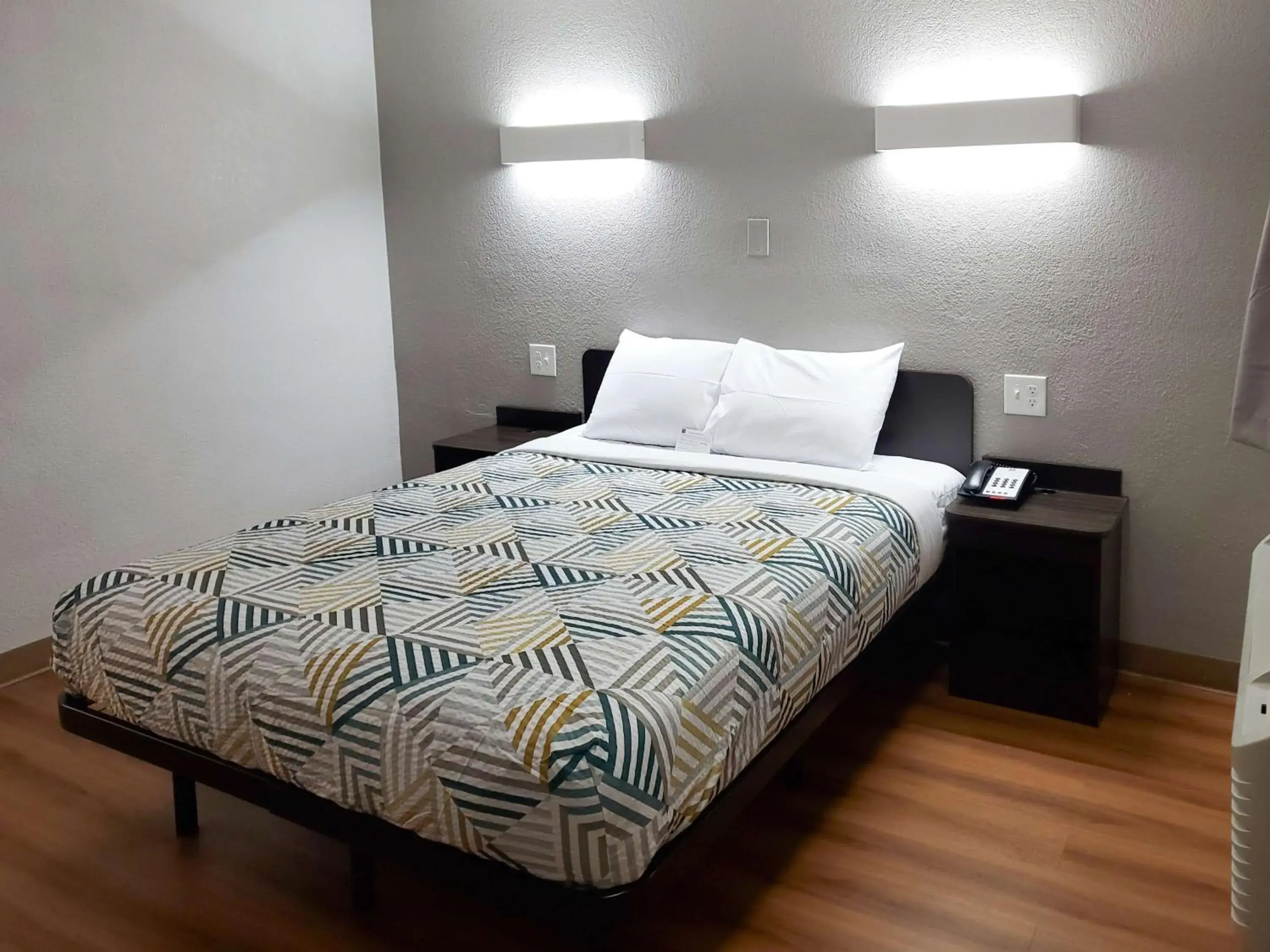 Queen Room - Disability Access - Roll in Shower in Motel 6-Bellmead, TX - Waco Queen Room - Disability Access - Roll in Shower in Motel 6-Bellmead, TX - Waco