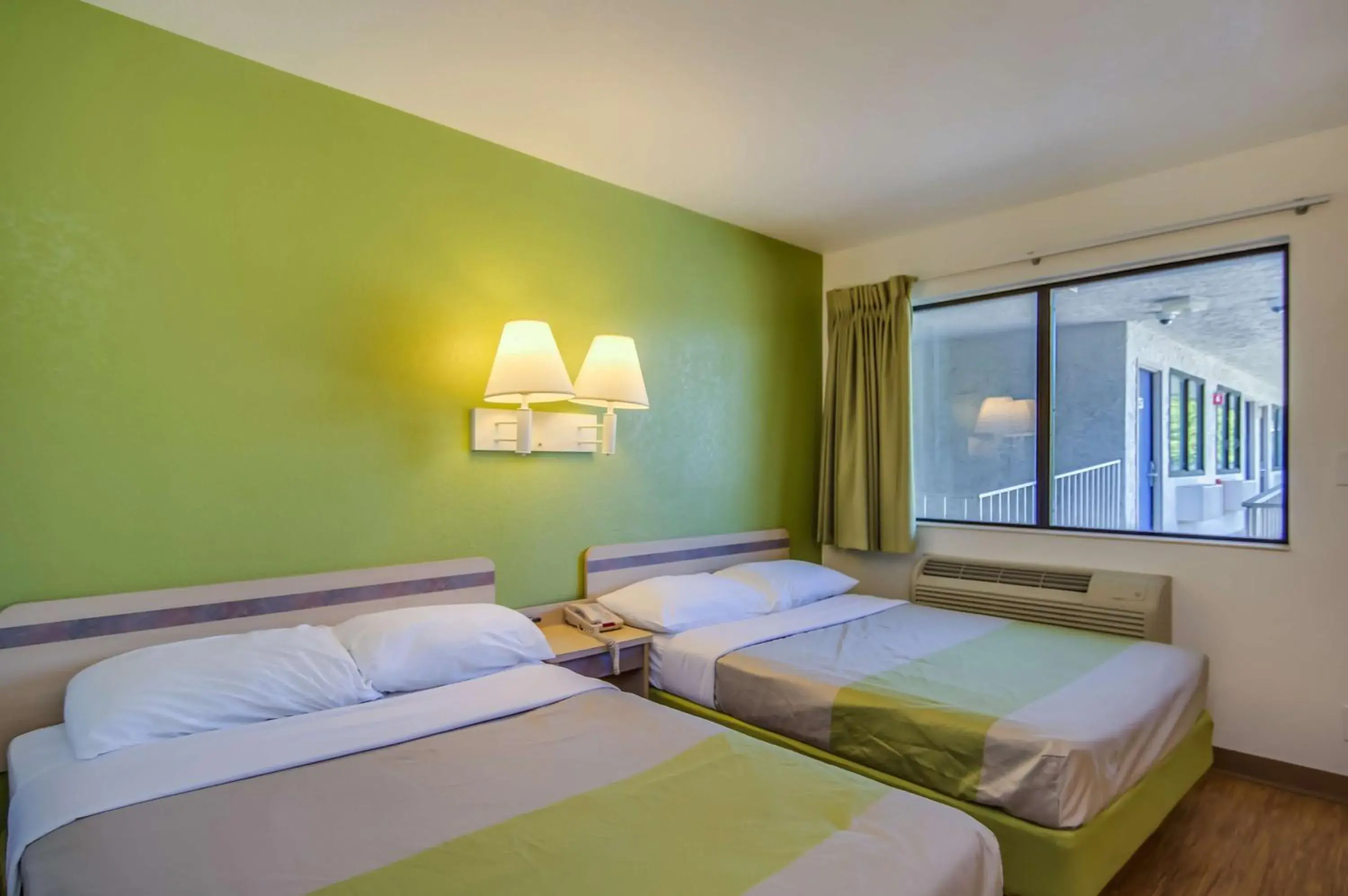 Bedroom, Bed in Motel 6-Bellmead, TX - Waco Bedroom, Bed in Motel 6-Bellmead, TX - Waco