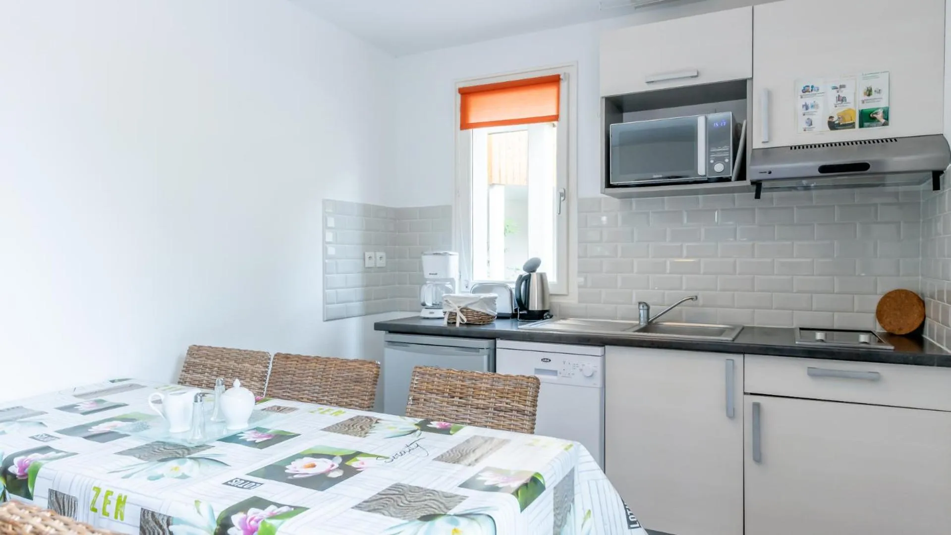 Kitchen or kitchenette in Vacancéole - Les Rives du Lac