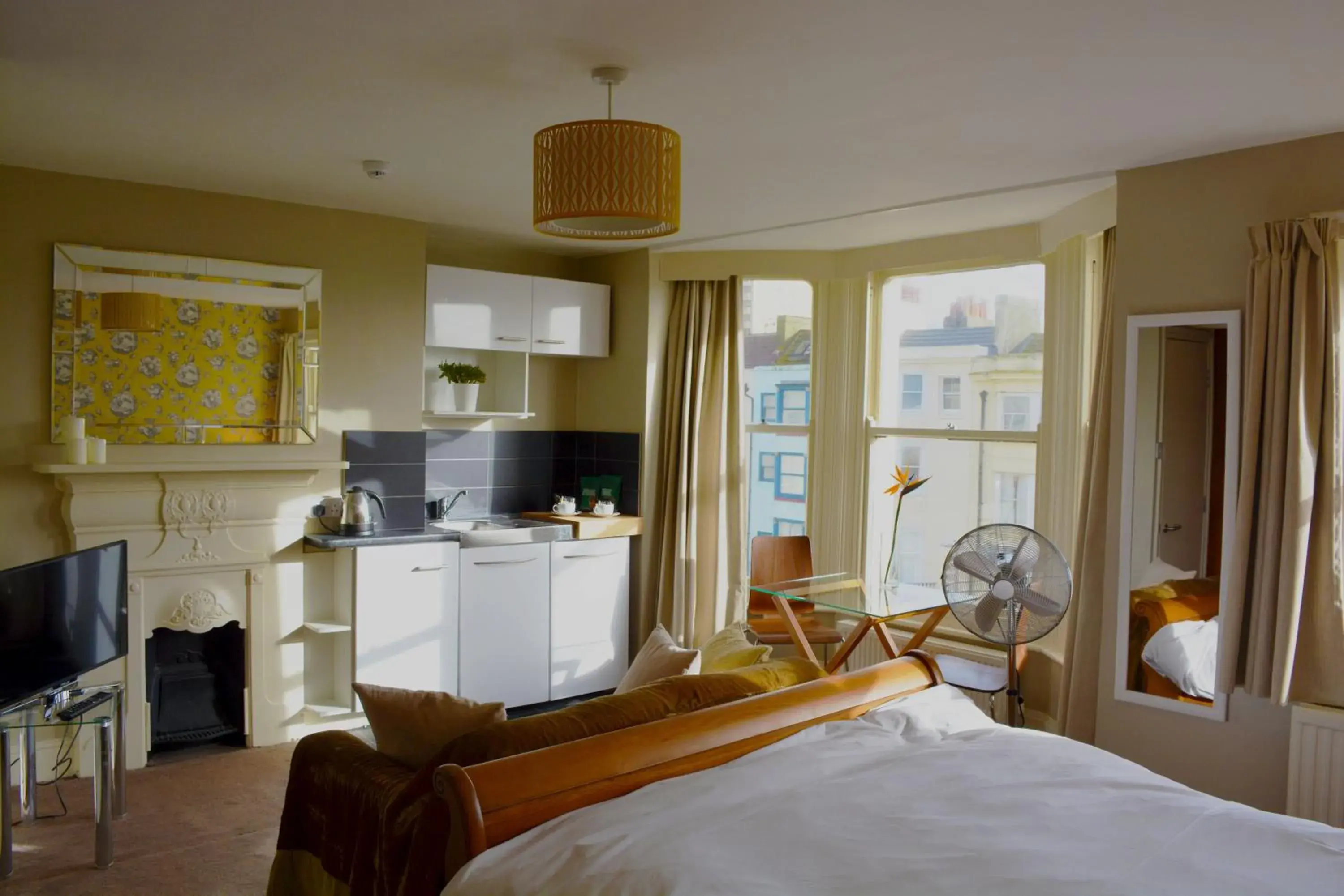 Photo of the whole room, Bed in Amherst Brighton Photo of the whole room, Bed in Amherst Brighton