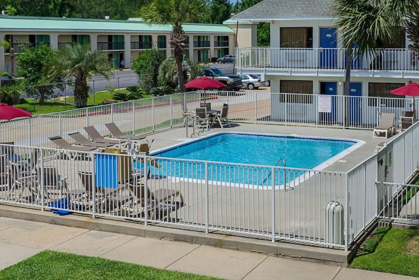 Pool view in Motel 6 Gulfport, MS Airport