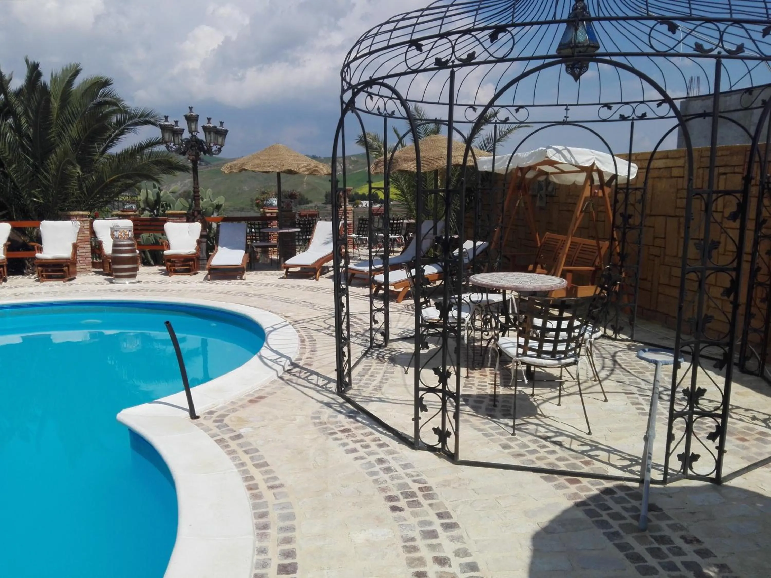 Swimming pool in Agriturismo Reggia Saracena