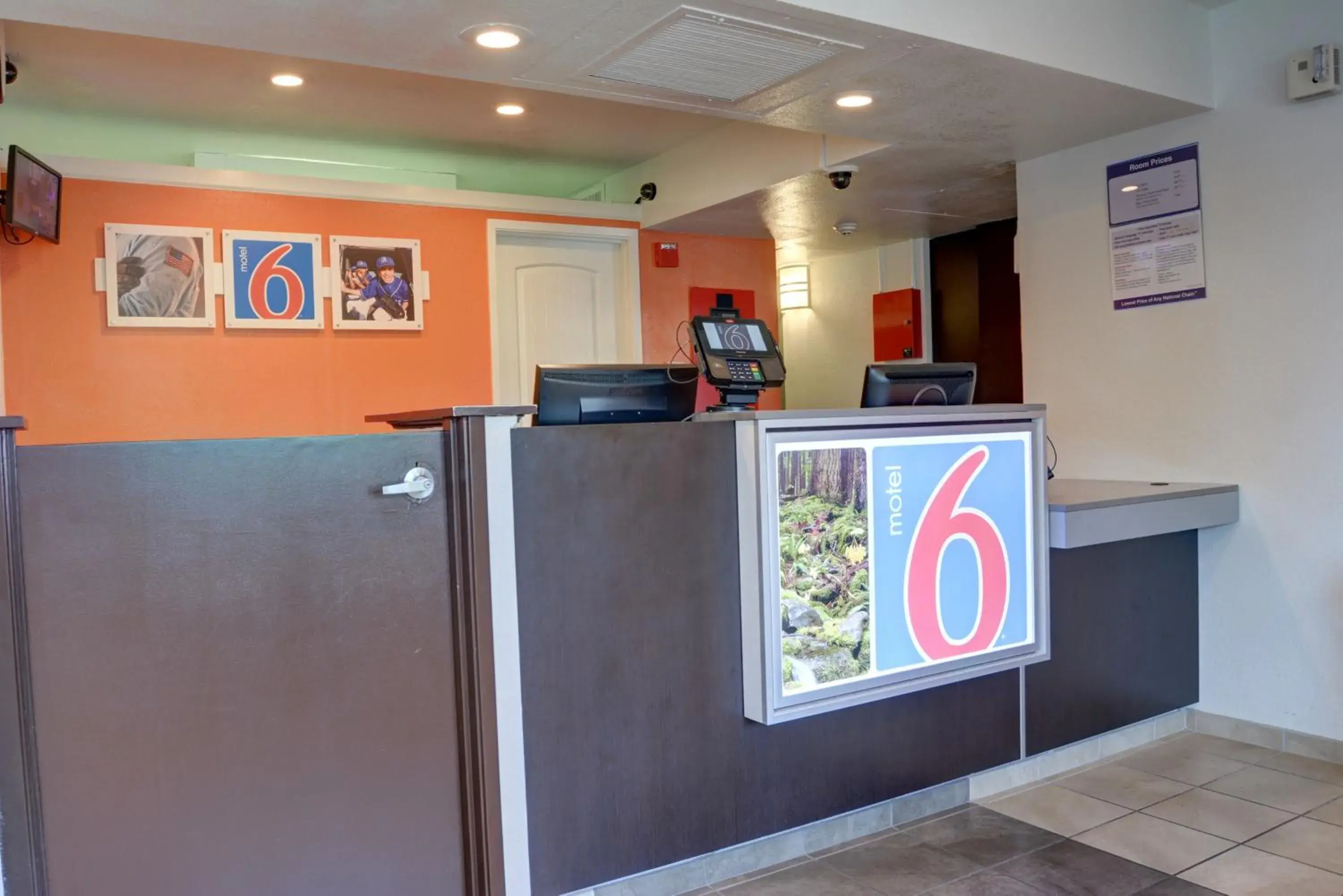 Lobby or reception in Motel 6-Springfield, OR - Eugene North Lobby or reception in Motel 6-Springfield, OR - Eugene North