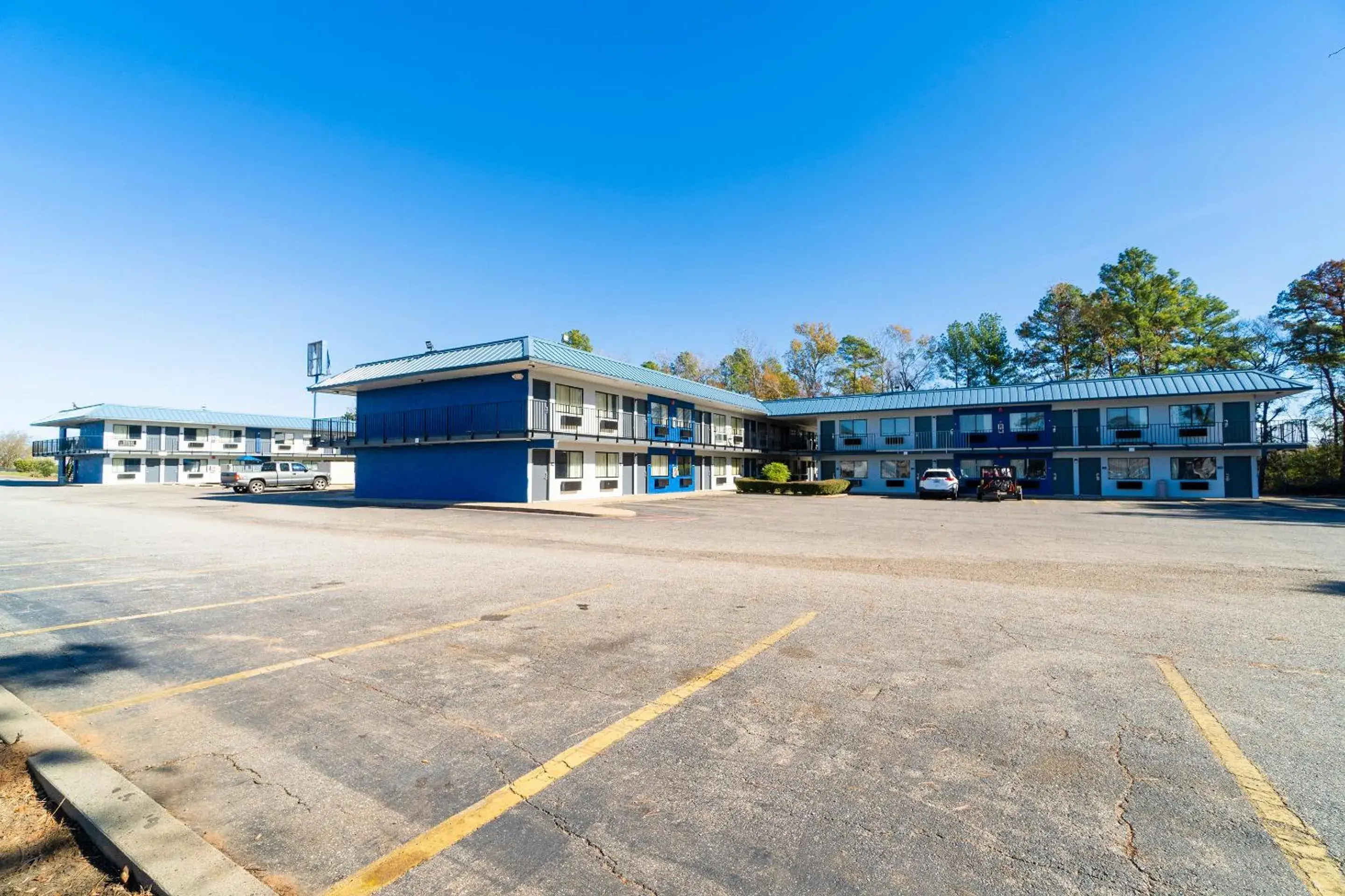 Facade/entrance in Xpress Inn & Extended Stays Facade/entrance in Xpress Inn & Extended Stays