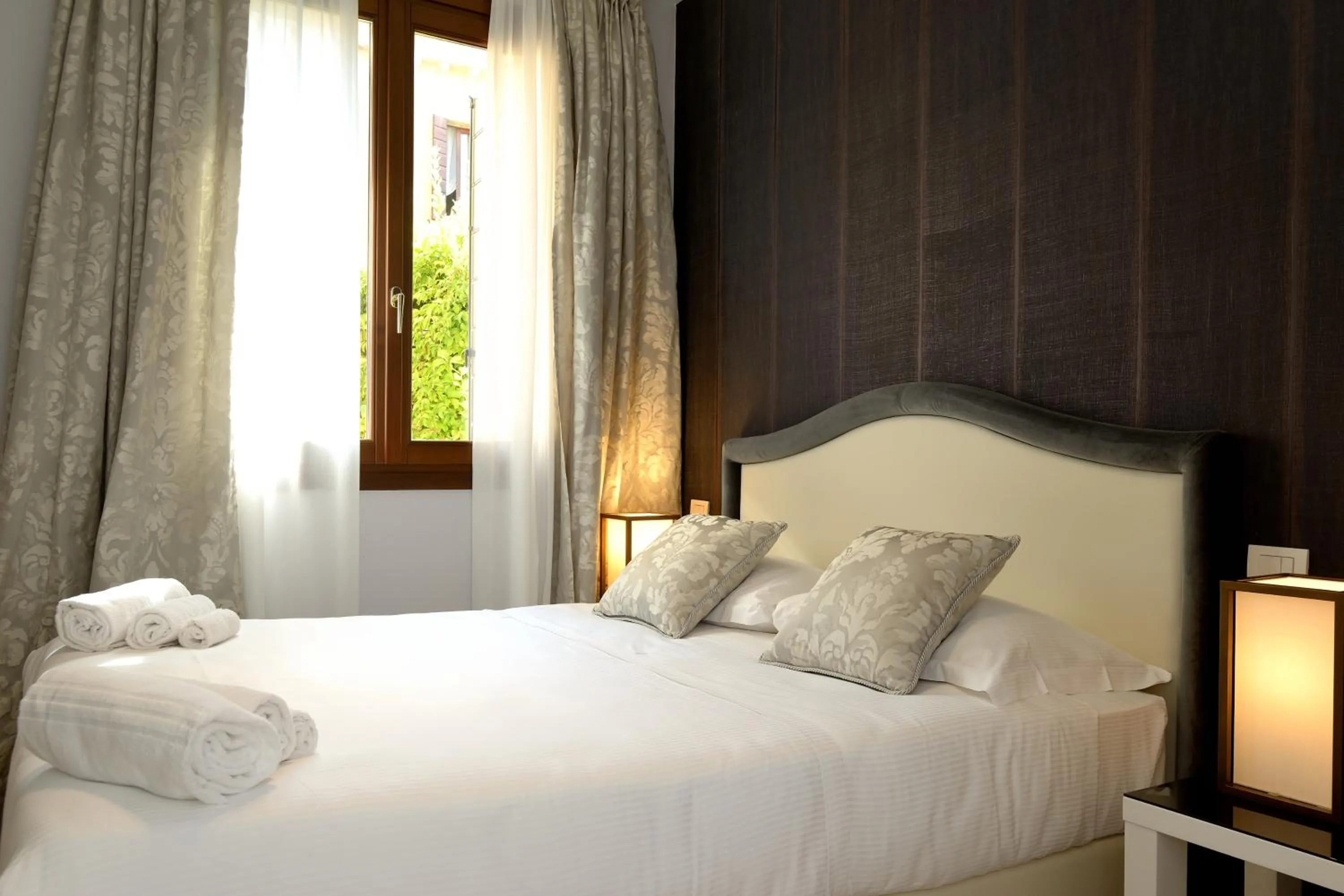 Bedroom, Bed in Residence La Fenice