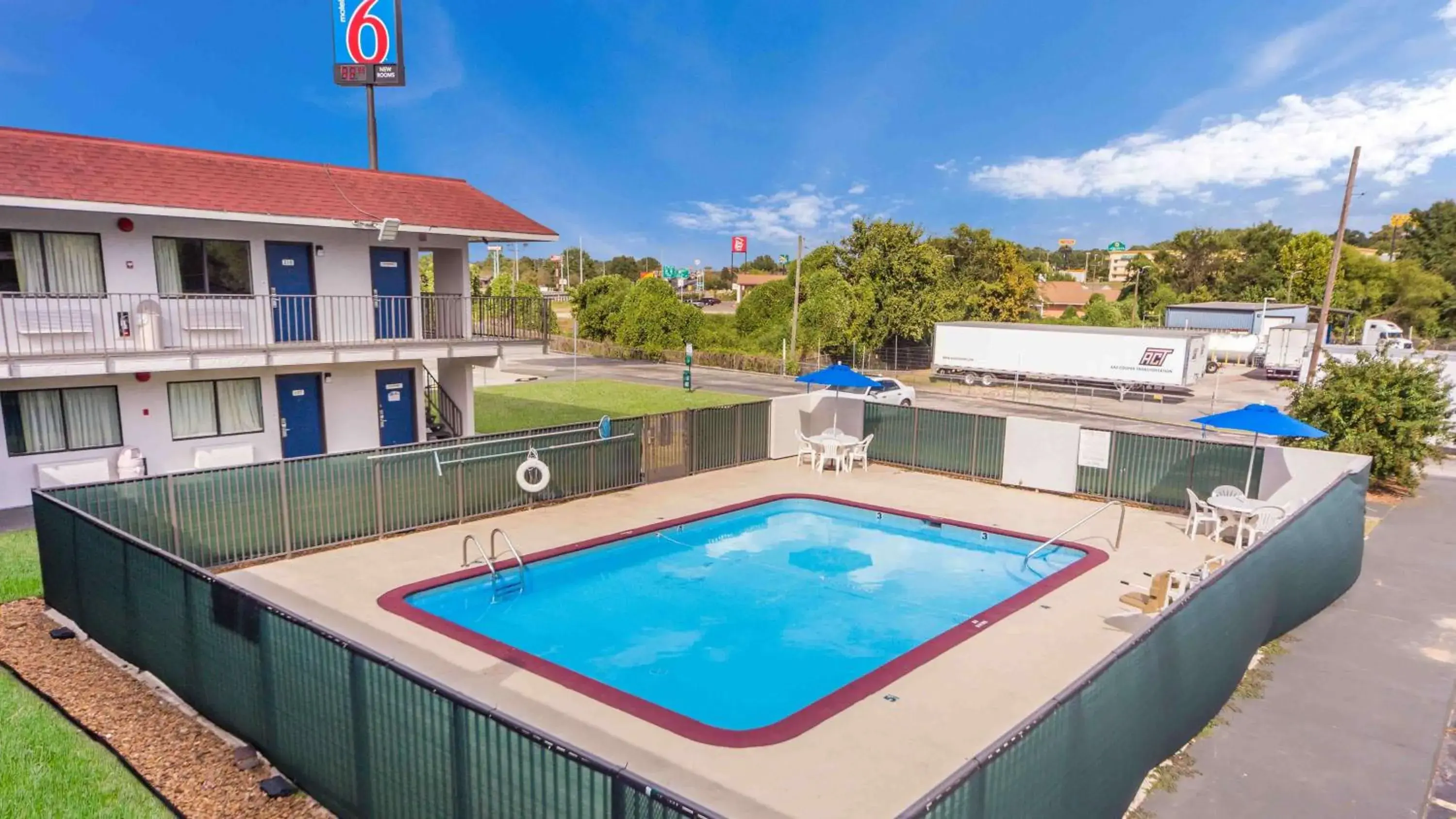Pool view in Motel 6-Meridian, MS Pool view in Motel 6-Meridian, MS