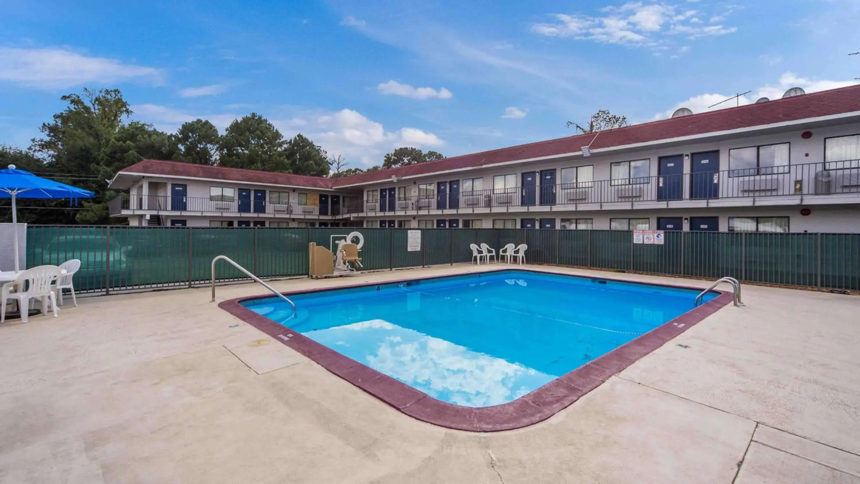 Pool view in Motel 6-Meridian, MS Pool view in Motel 6-Meridian, MS