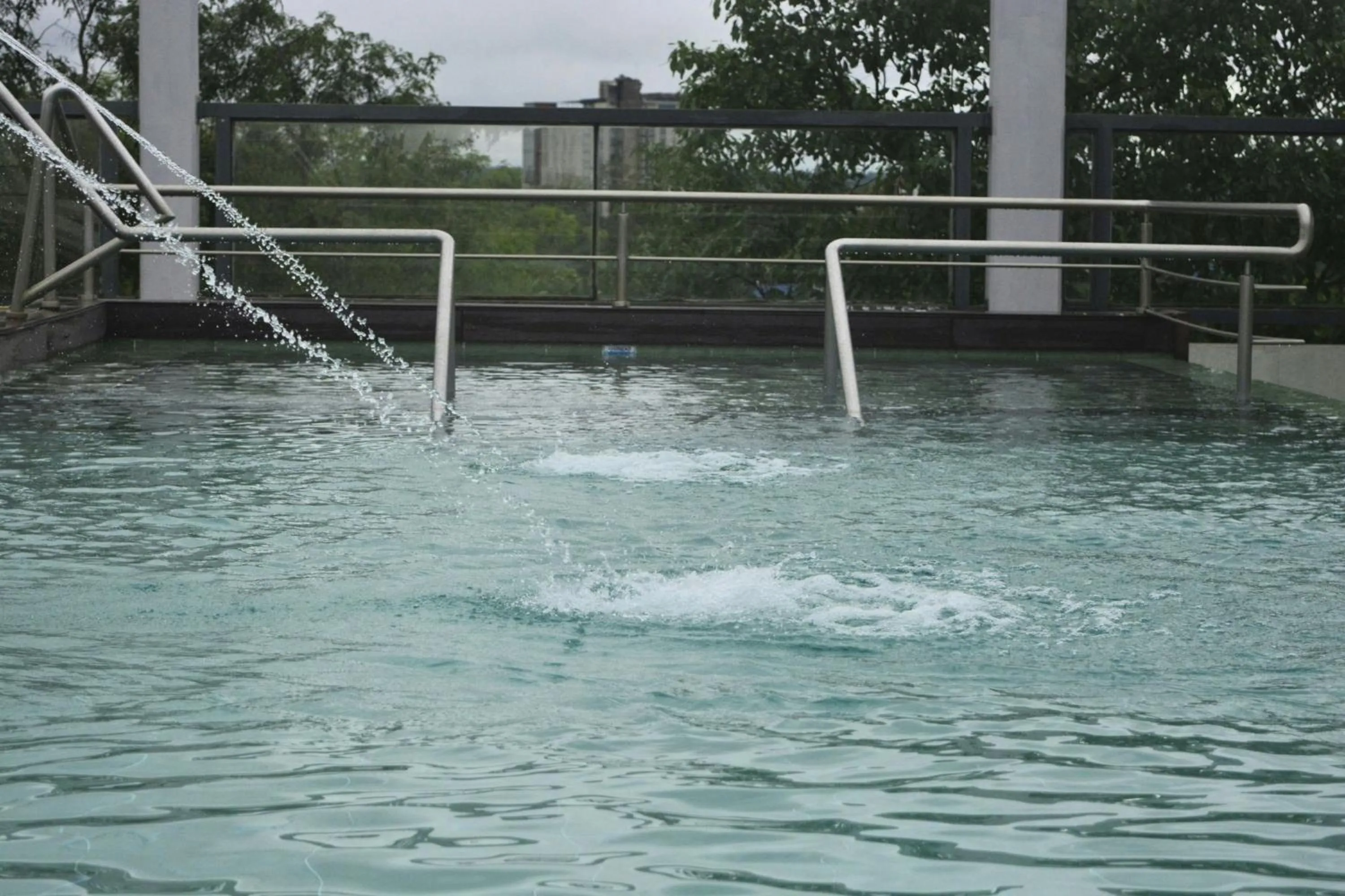 Swimming pool in City Falls Iguazú