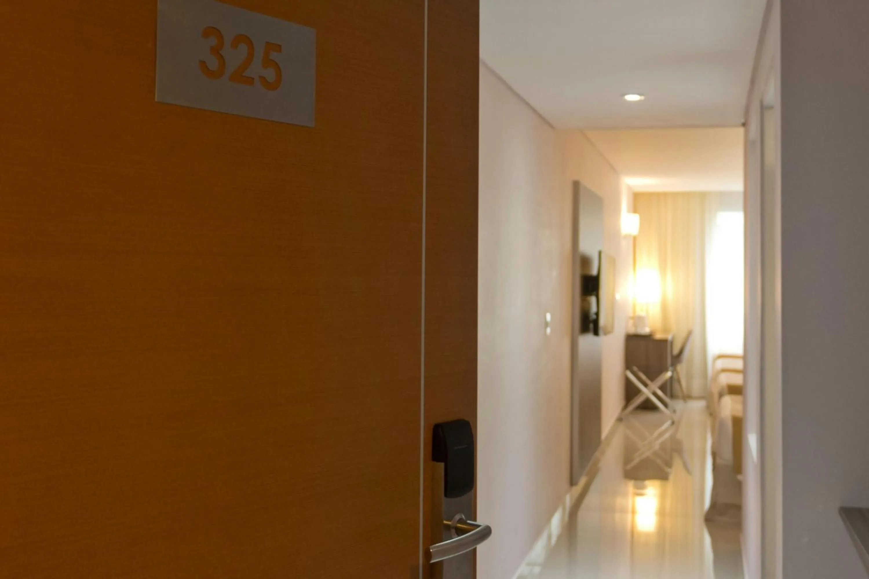 Photo of the whole room in City Falls Iguazú