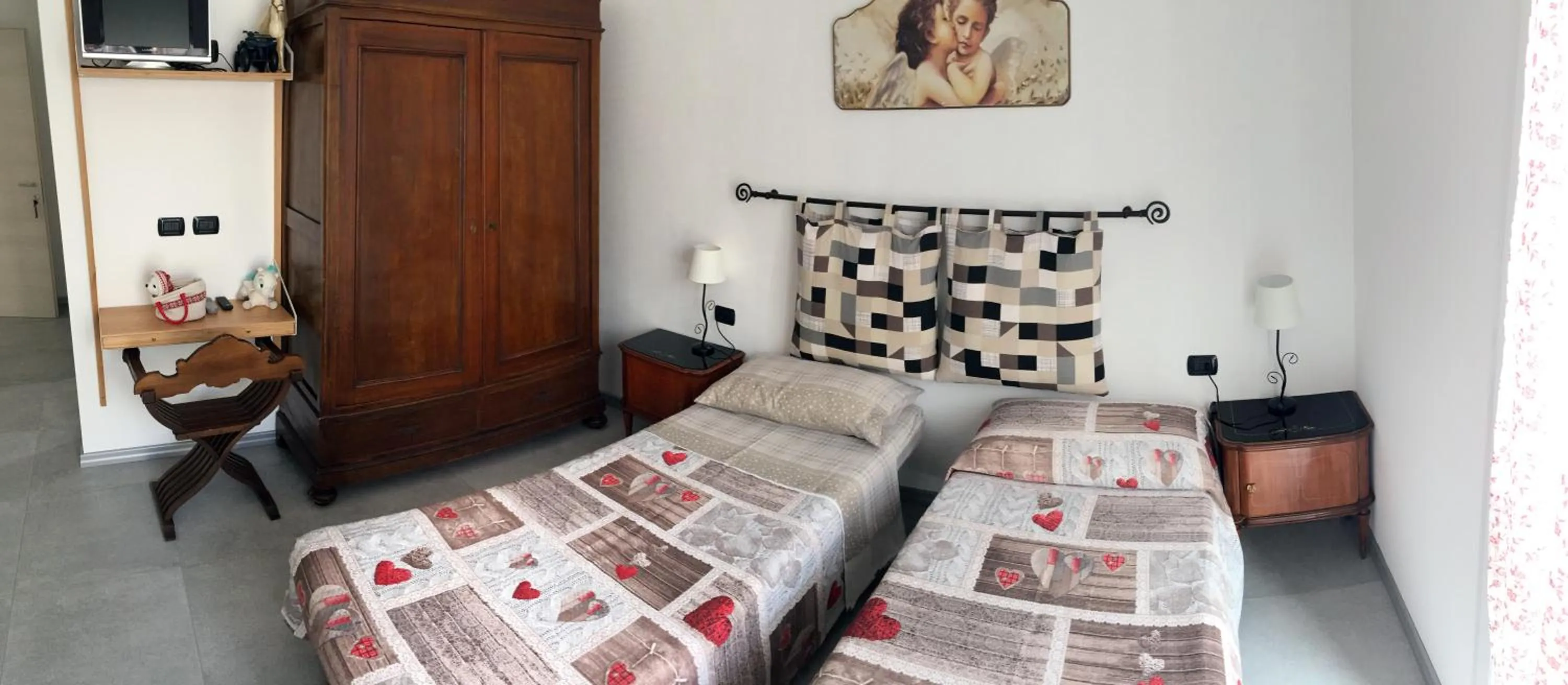 Bed in B&B Honey Rooms