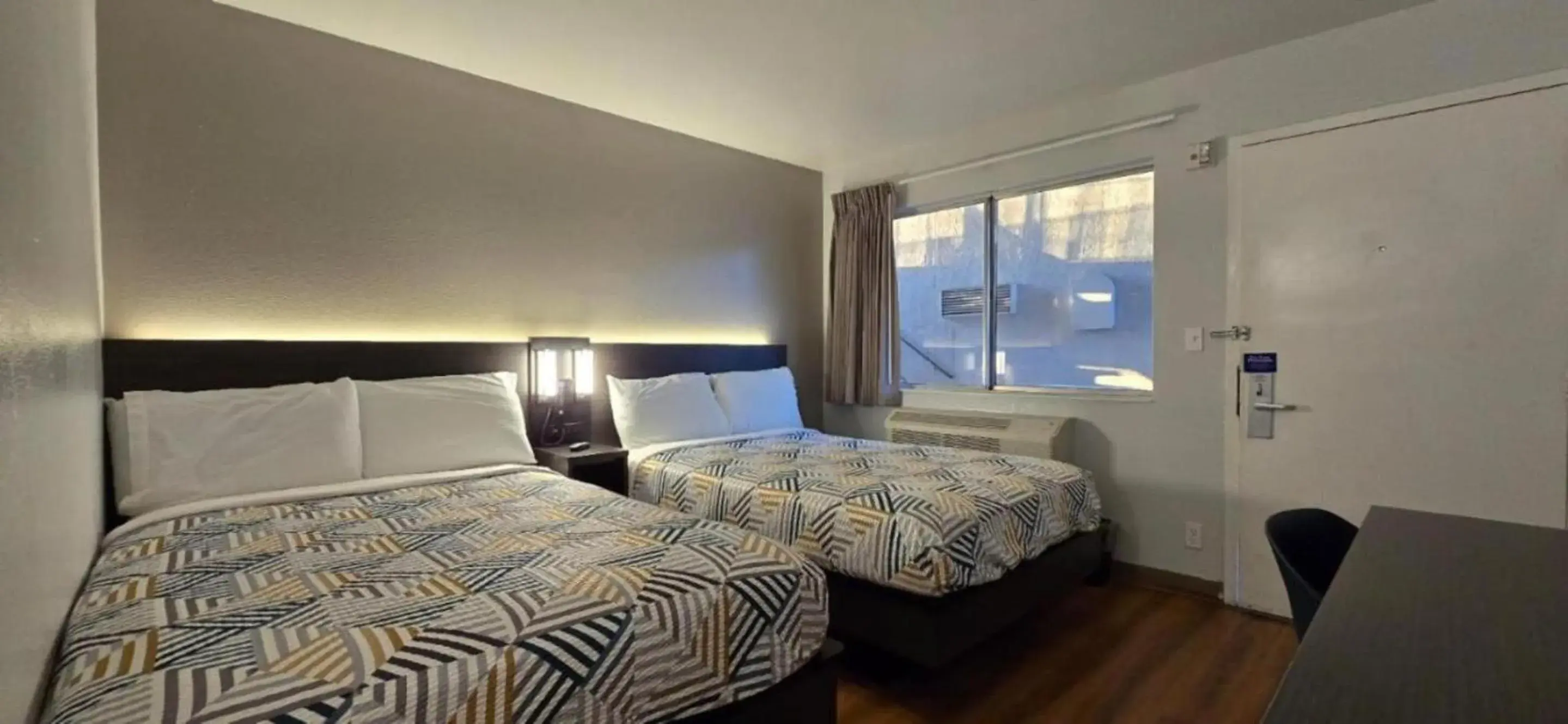 Quadruple Room - Smoking in Motel 6-Slidell, LA - New Orleans Quadruple Room - Smoking in Motel 6-Slidell, LA - New Orleans