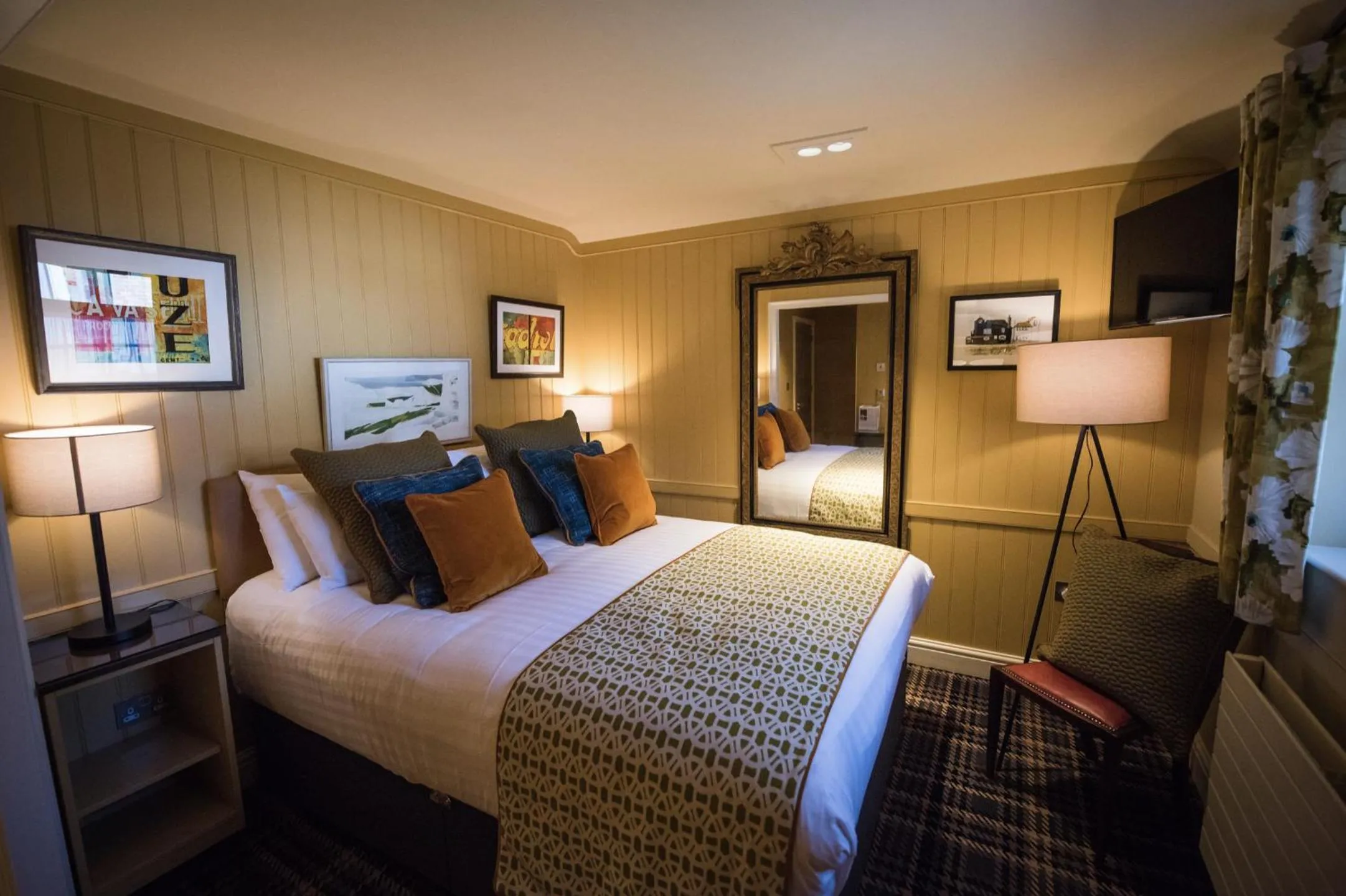 TV and multimedia, Bed in The Marquis of Granby