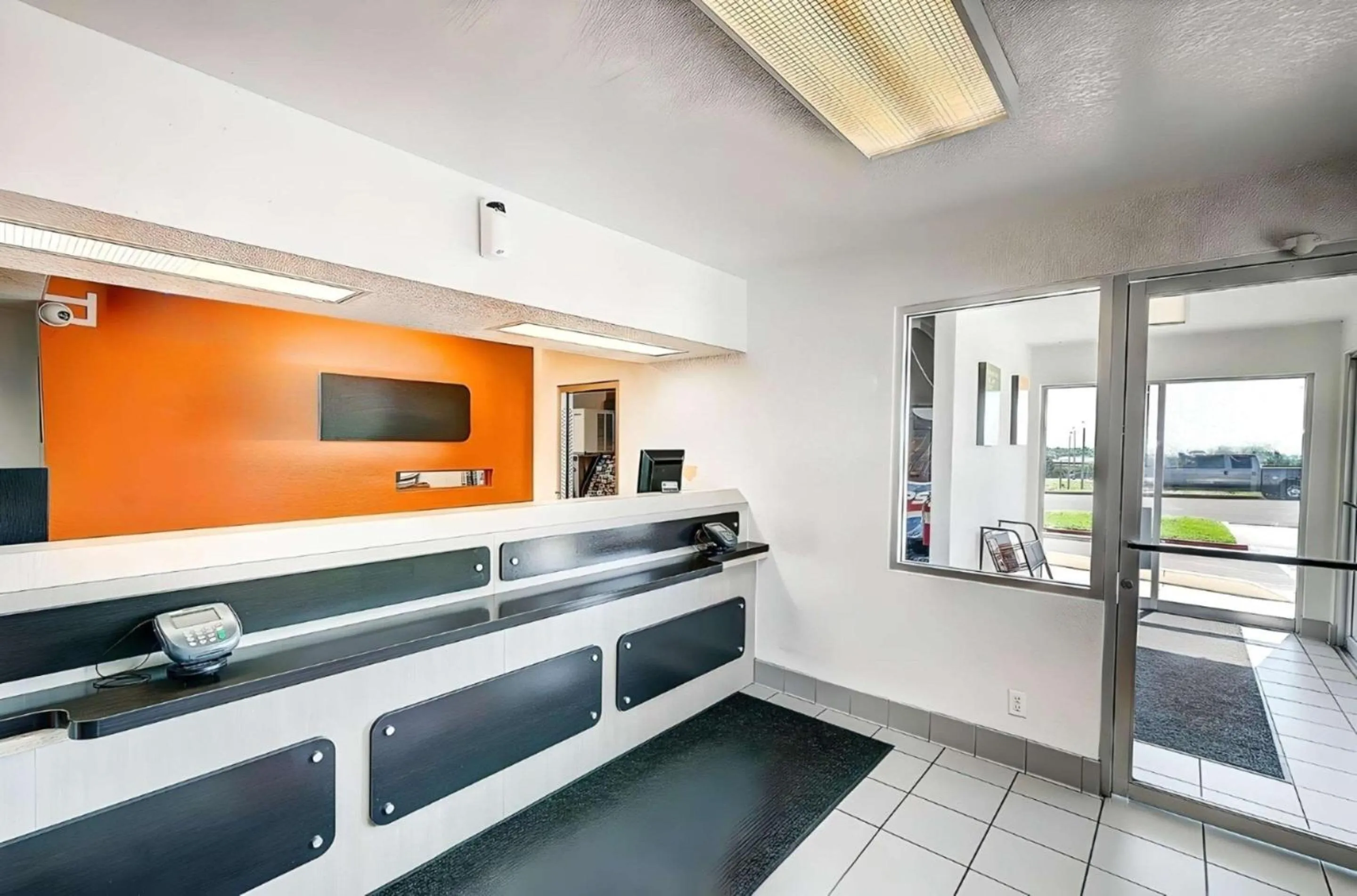 Lobby or reception in Park Inn by Radisson, Thornton