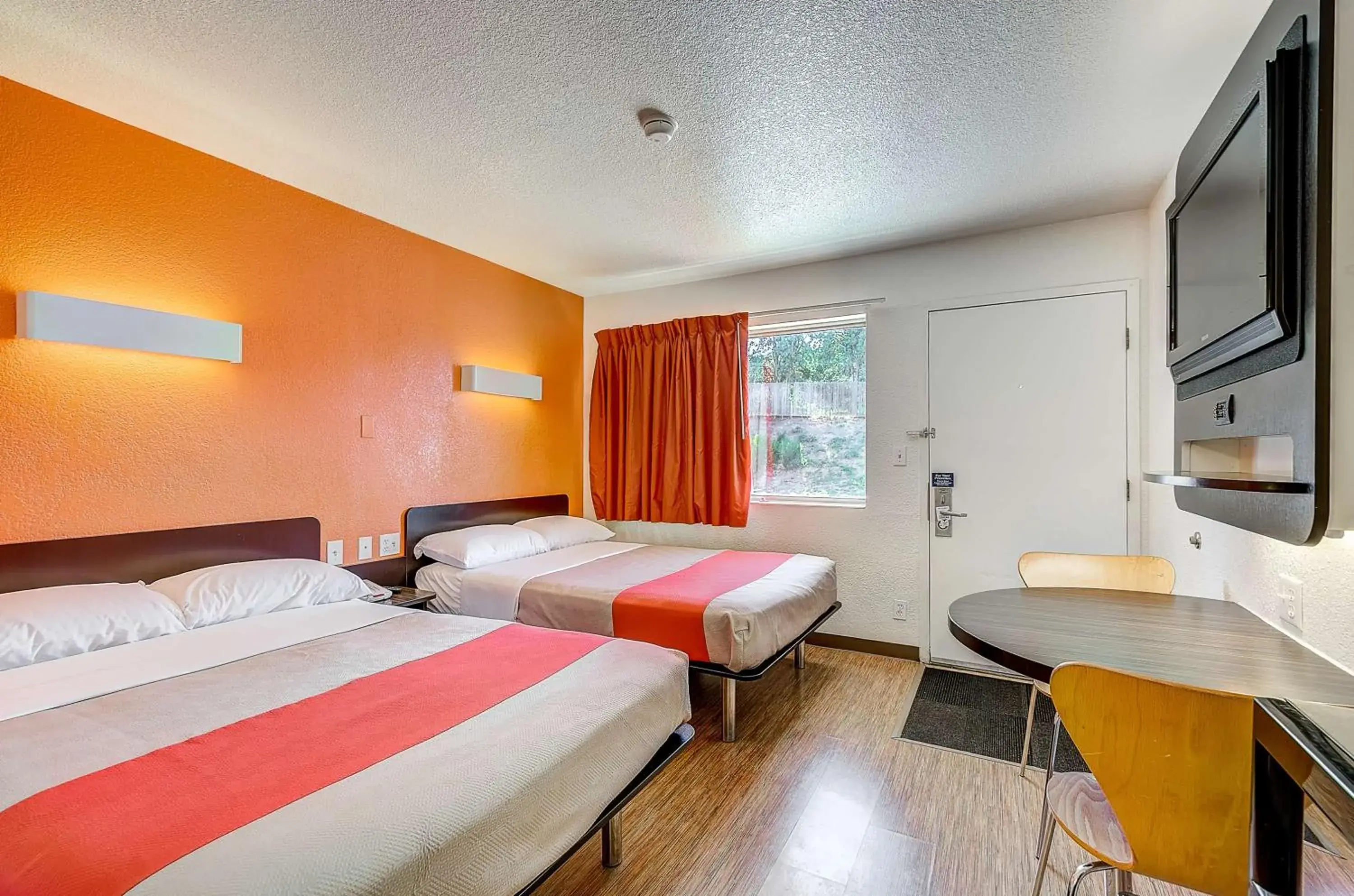 TV and multimedia in Motel 6-Thornton, CO - Denver