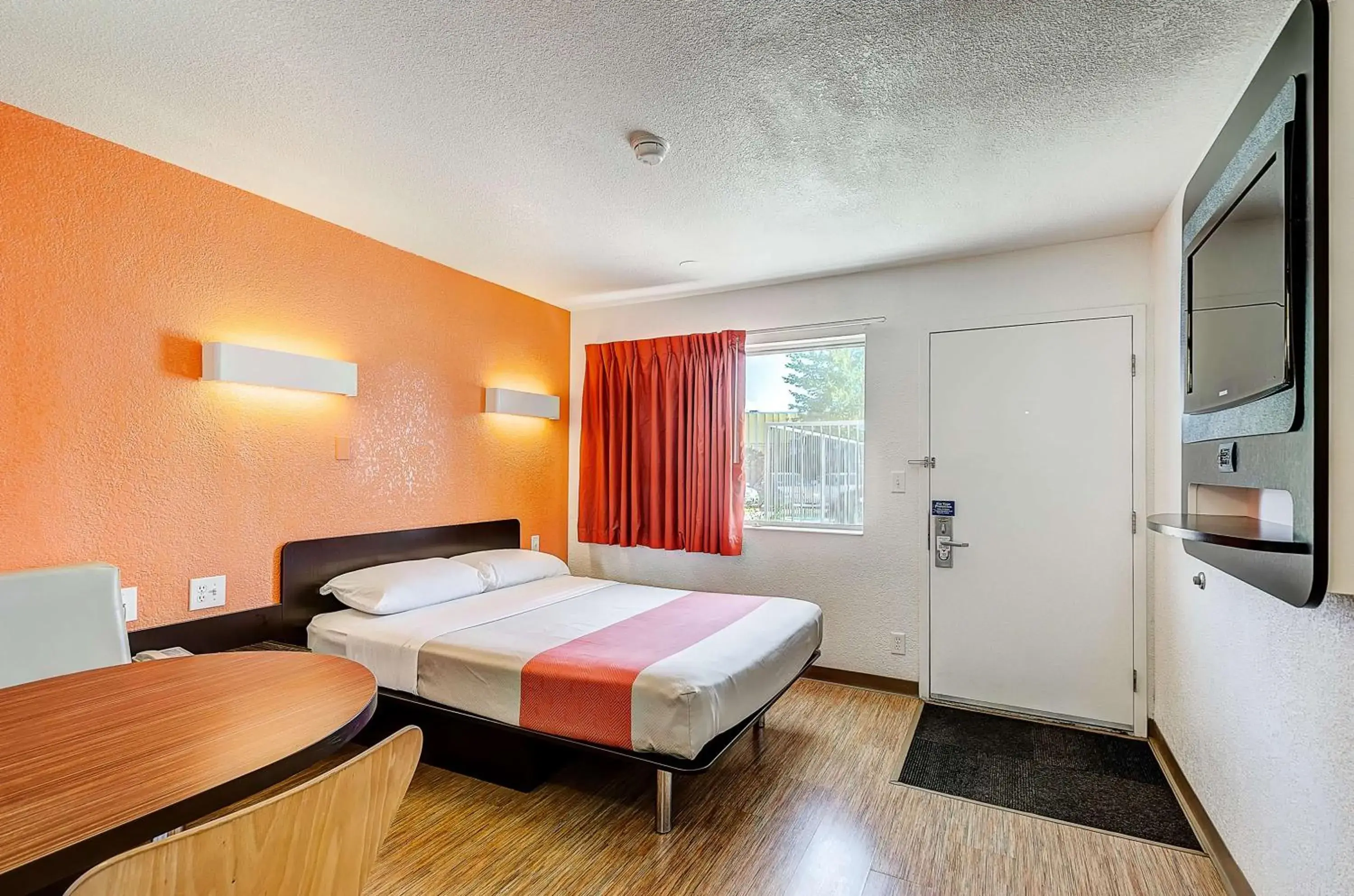 TV and multimedia in Motel 6-Thornton, CO - Denver