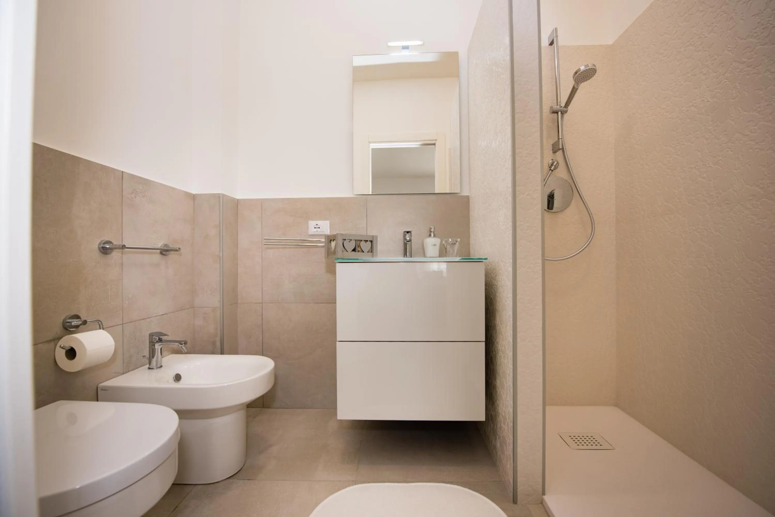 Shower in Le Camere di Mariú