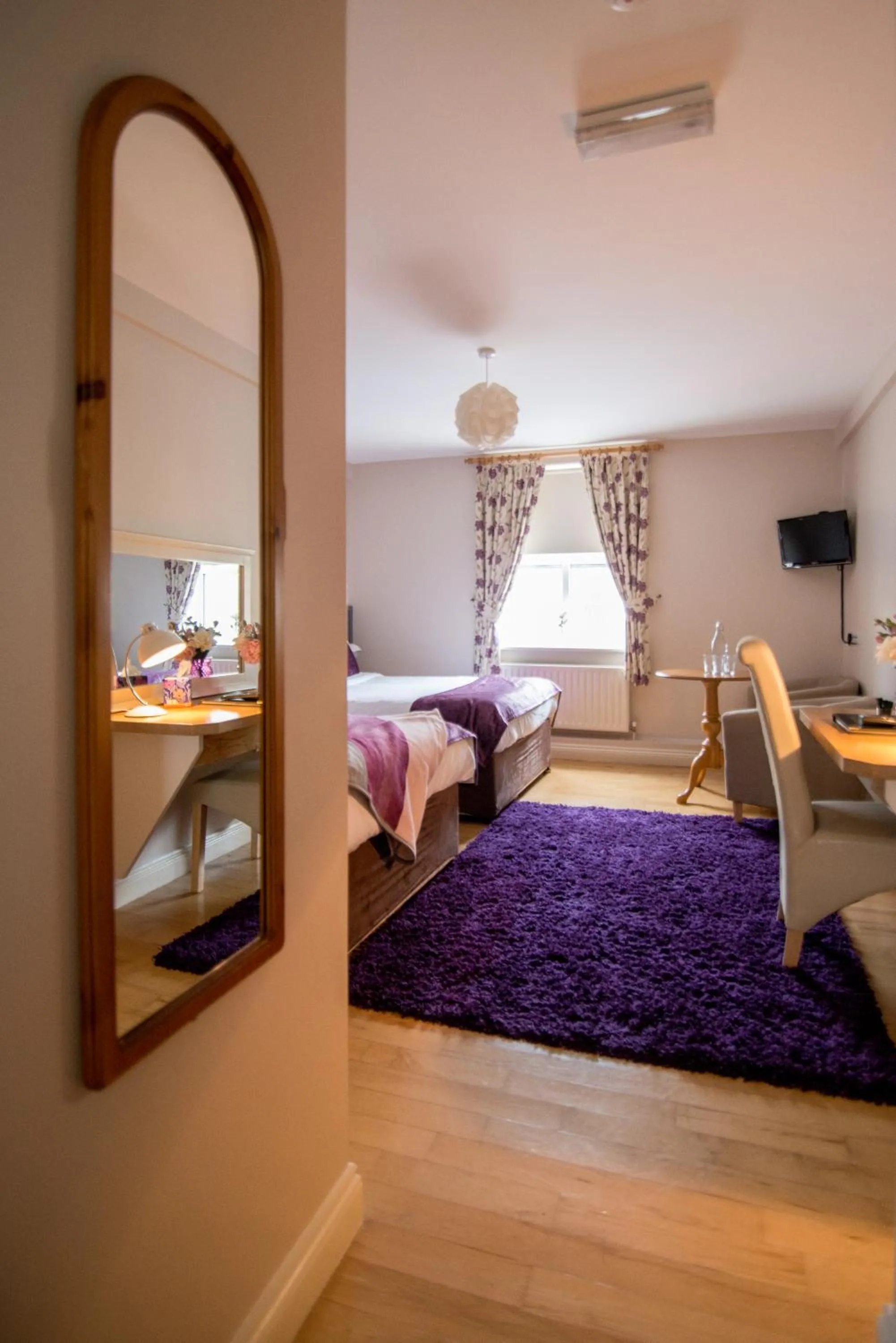 Photo of the whole room in The Ritz House