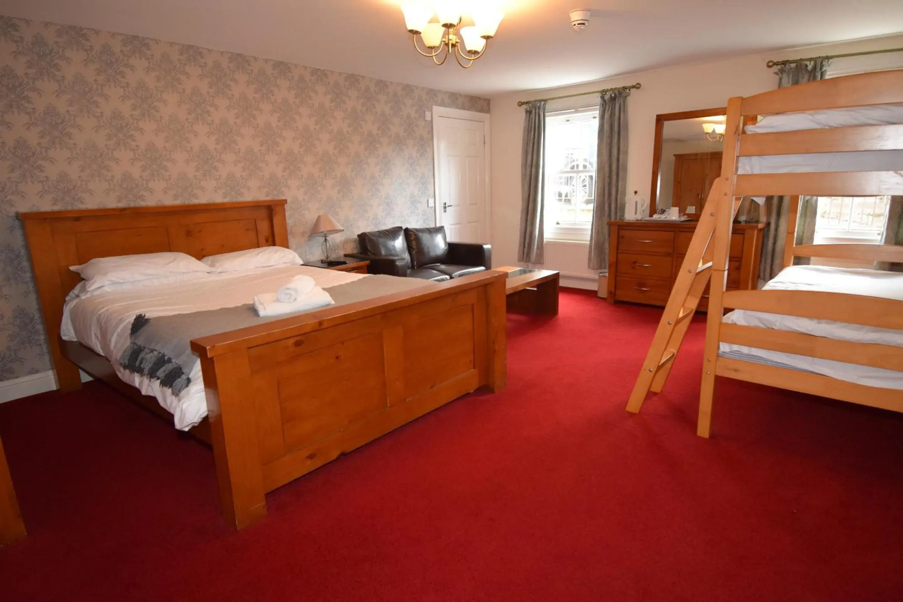 Bedroom, Bed in Elphinstone Hotel Bedroom, Bed in Elphinstone Hotel