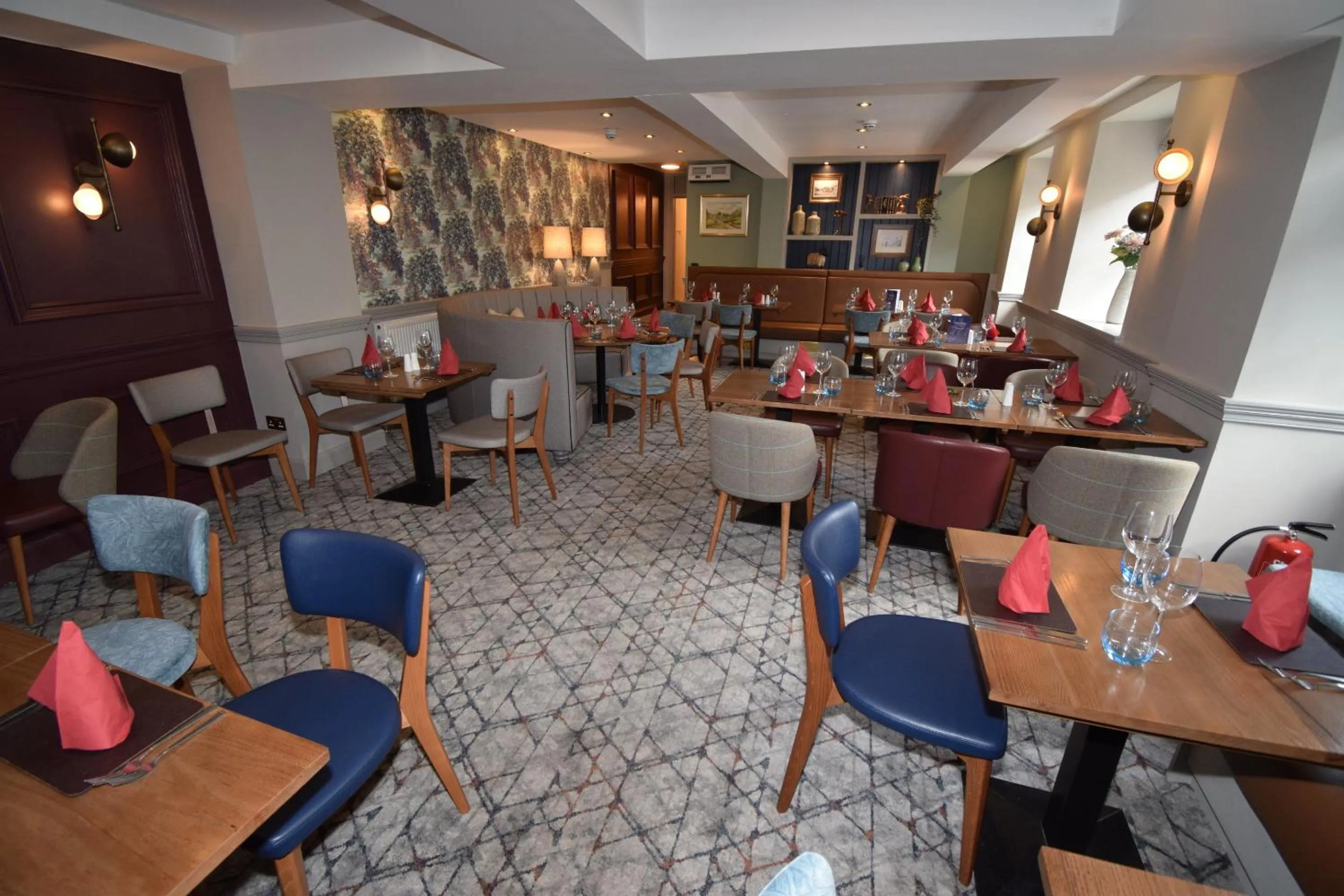 Dining area in Elphinstone Hotel