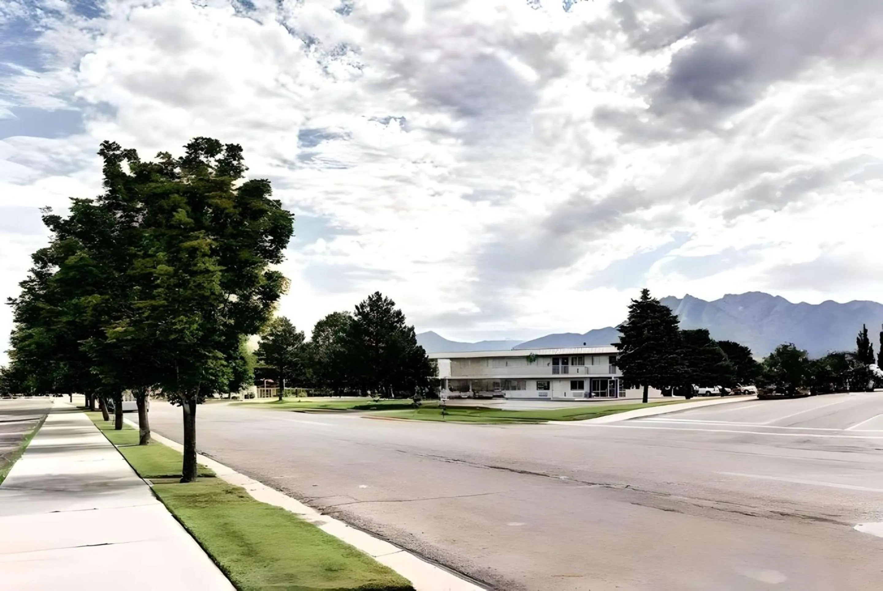 Property building in Econo Lodge Midvale