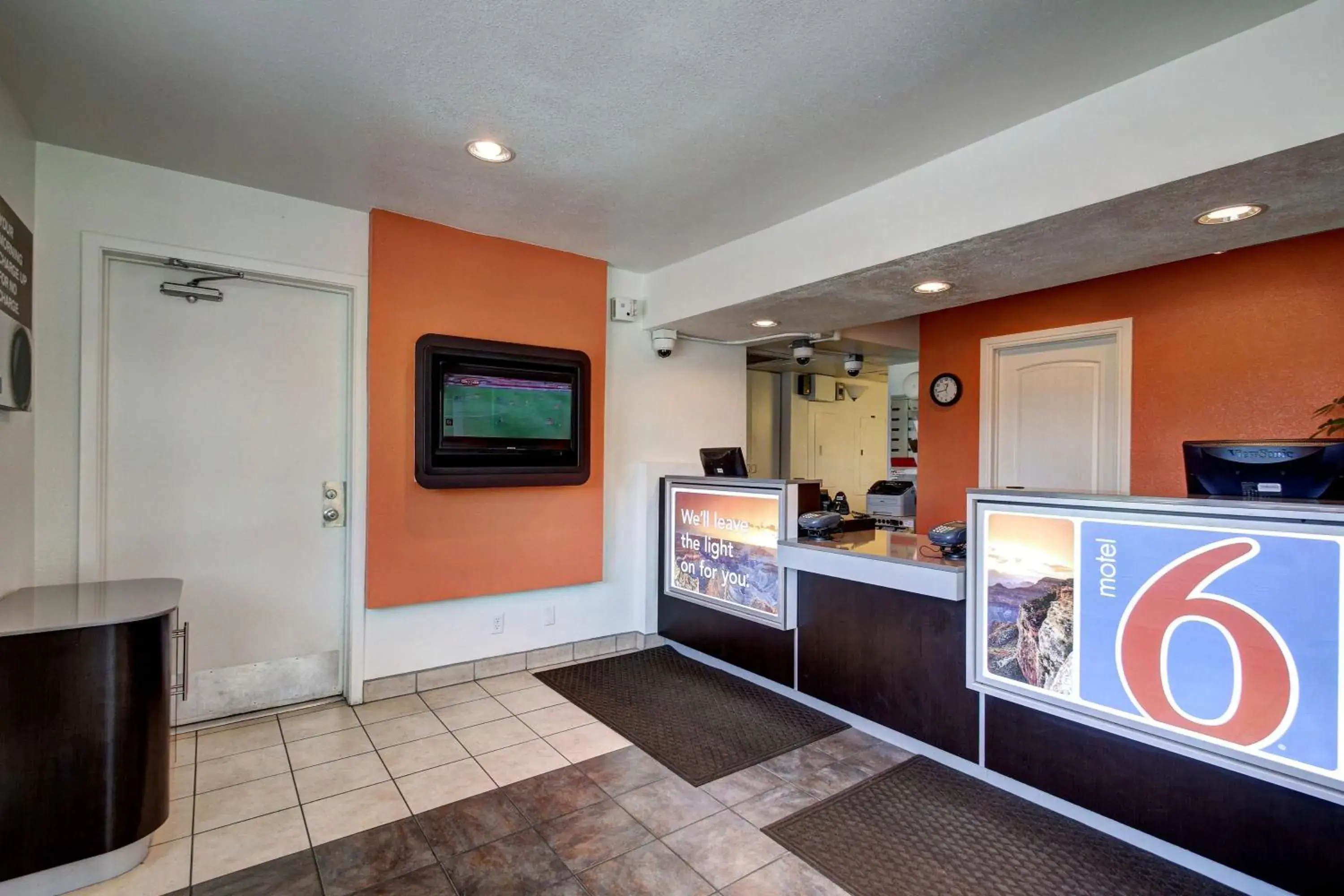 TV and multimedia, Lobby/Reception in Motel 6-Midvale, UT - Salt Lake City South
