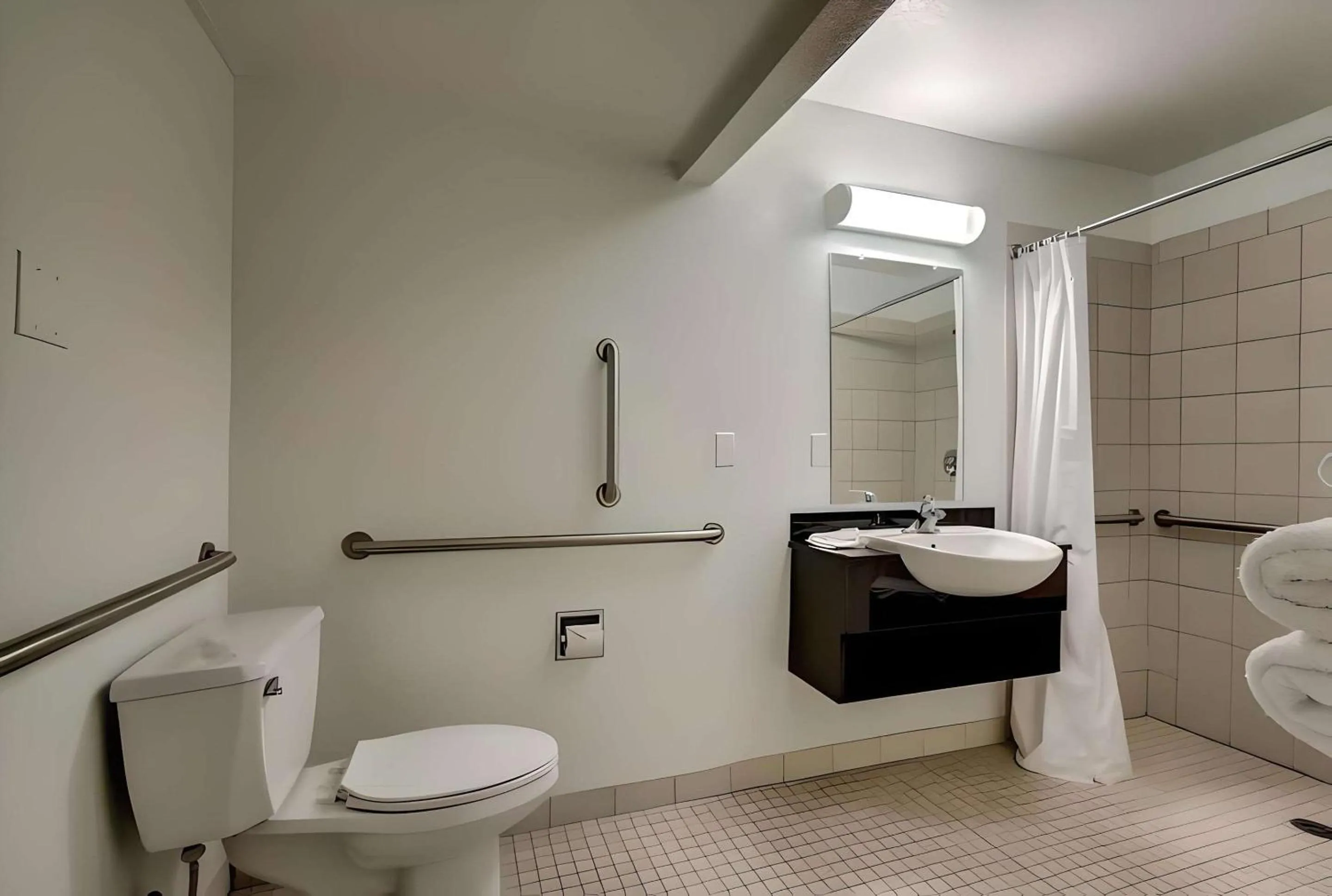 Bedroom in Econo Lodge Midvale