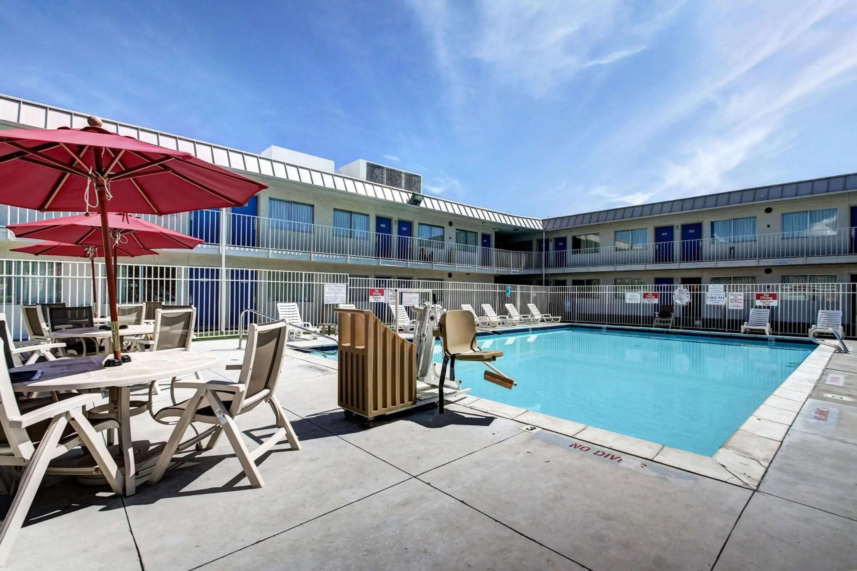 Day, Swimming Pool in Motel 6-Midvale, UT - Salt Lake City South