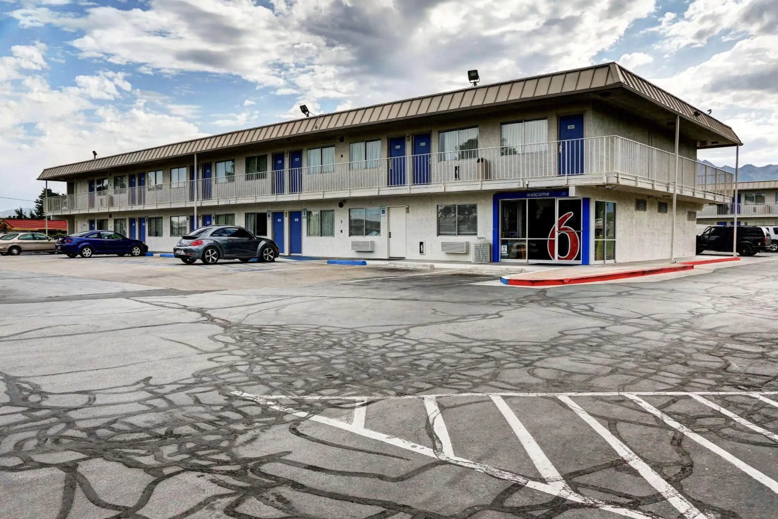 Property building, Facade/Entrance in Motel 6-Midvale, UT - Salt Lake City South