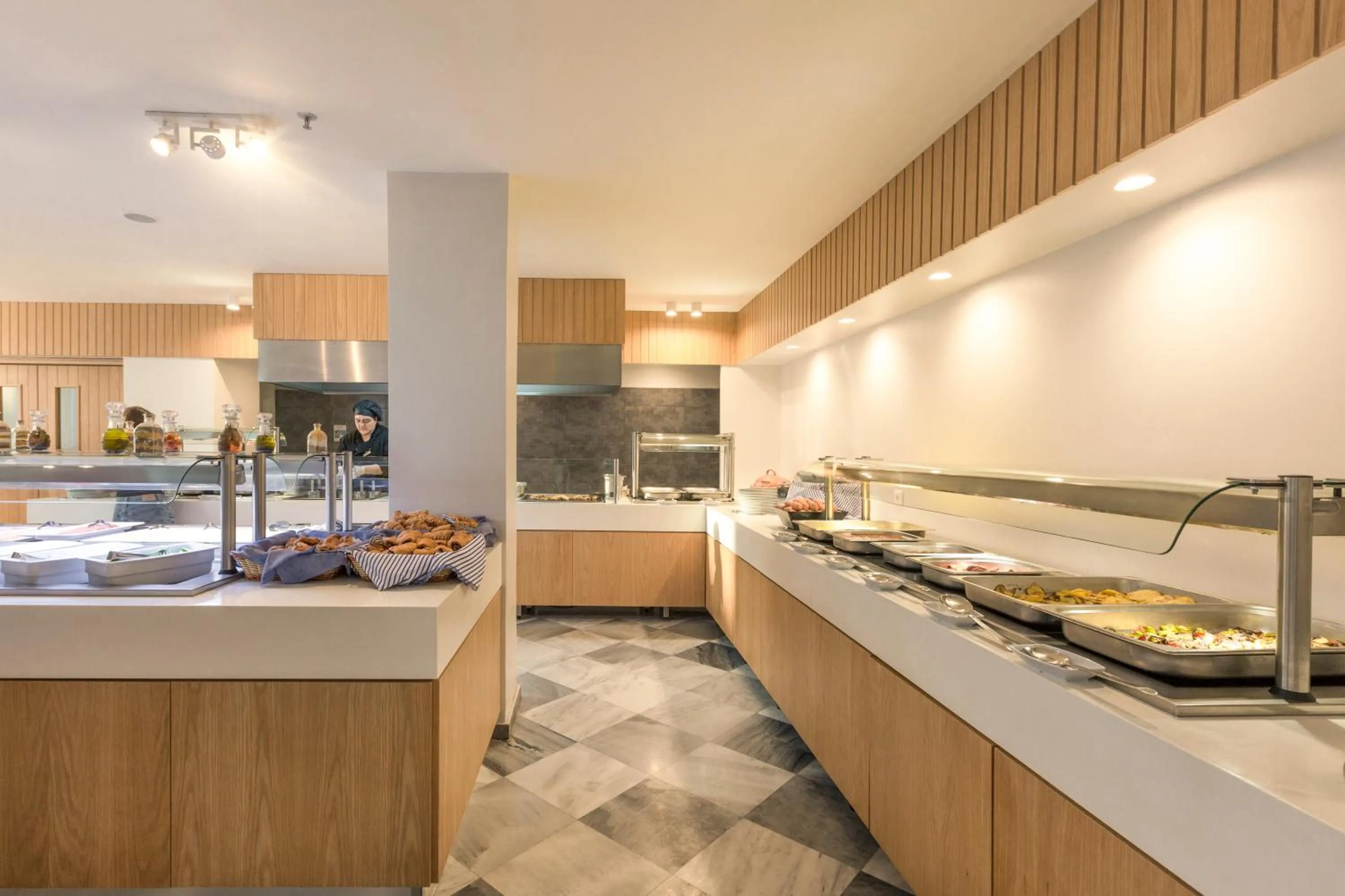 Restaurant/places to eat in Samian Mare Hotel, Suites & Spa