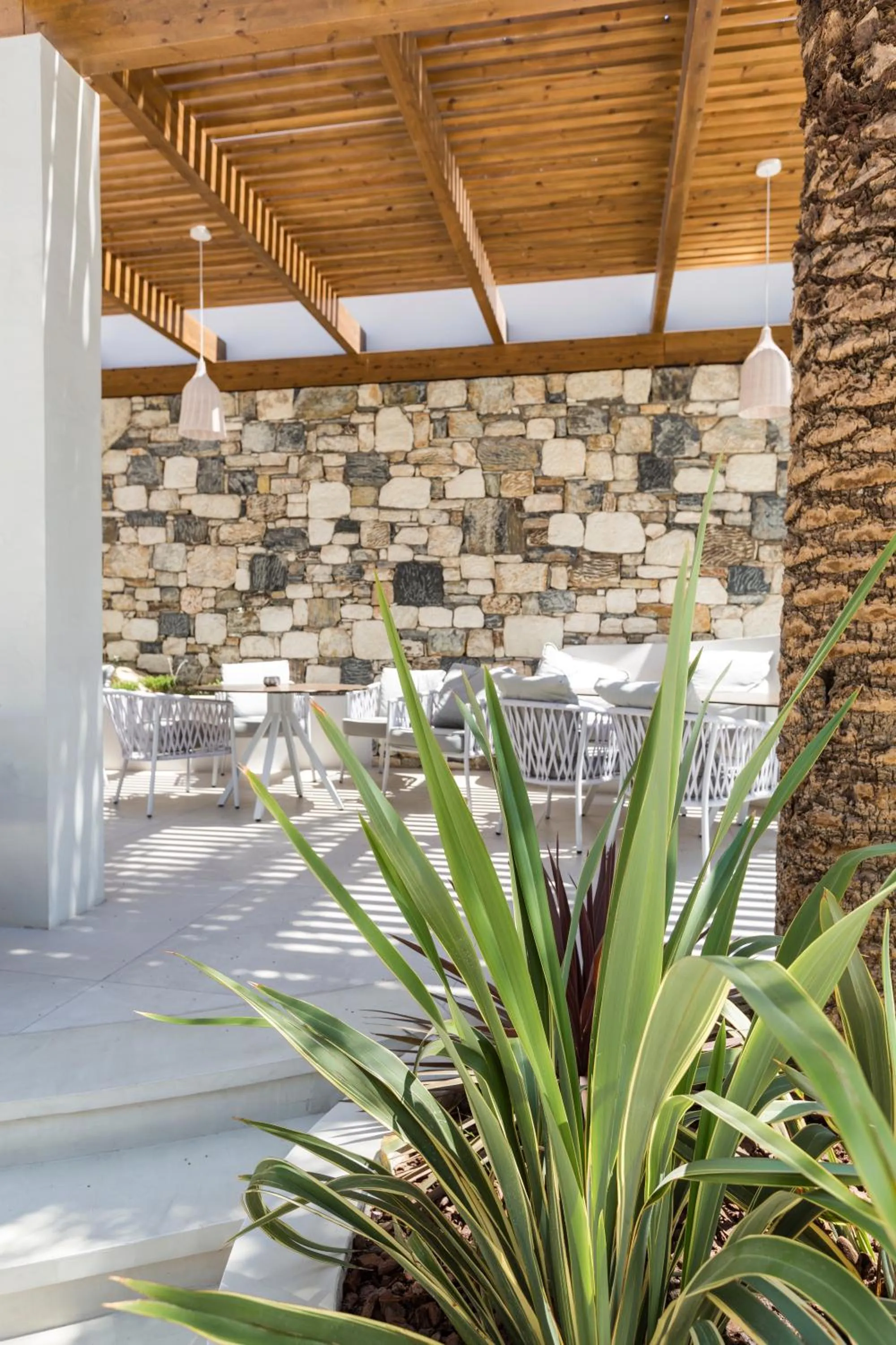 Communal lounge/ TV room in Samian Mare Hotel, Suites & Spa