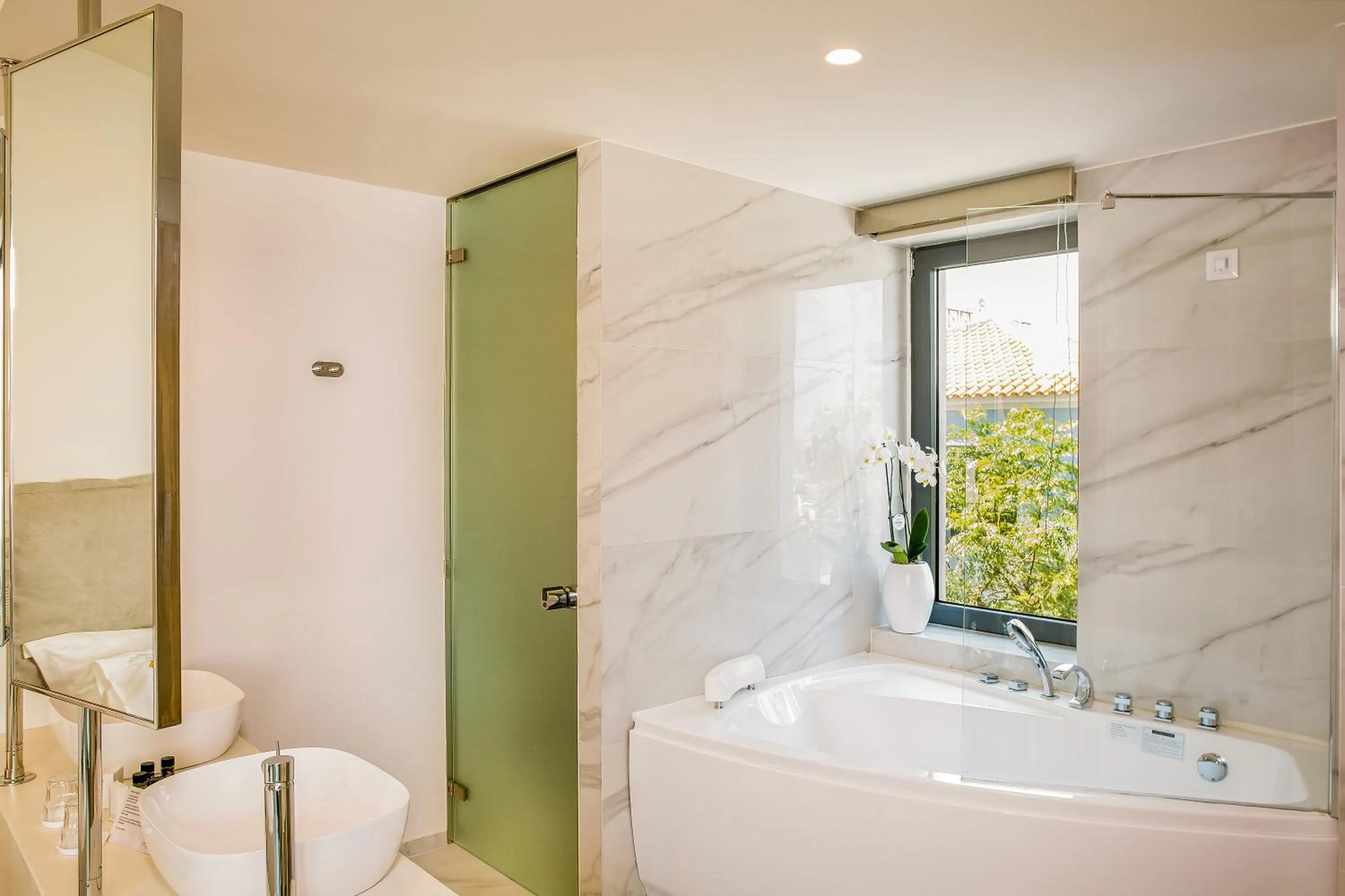 Toilet in Samian Mare Hotel, Suites & Spa