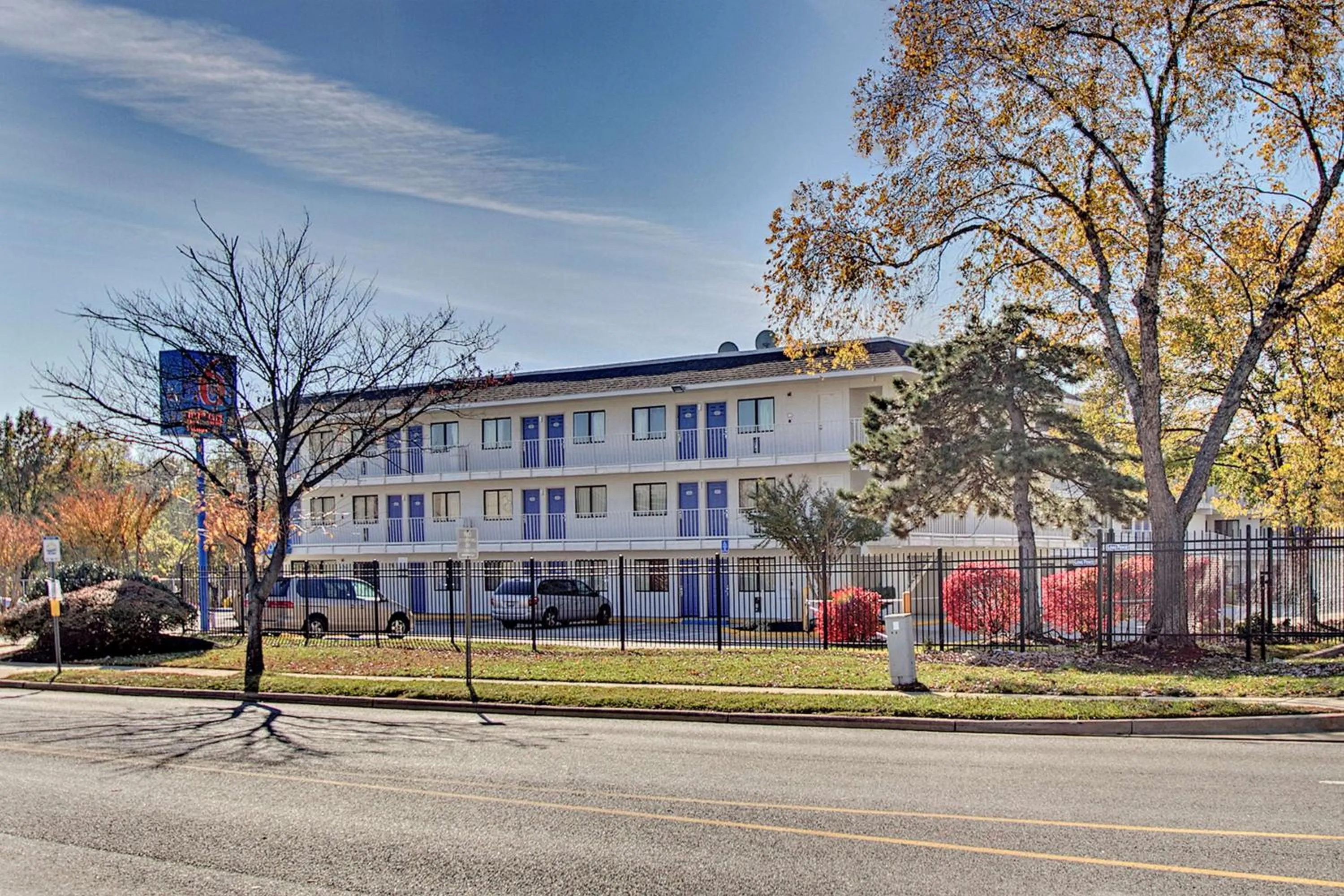 Property building in Motel 6 Capitol Heights, MD - Washington