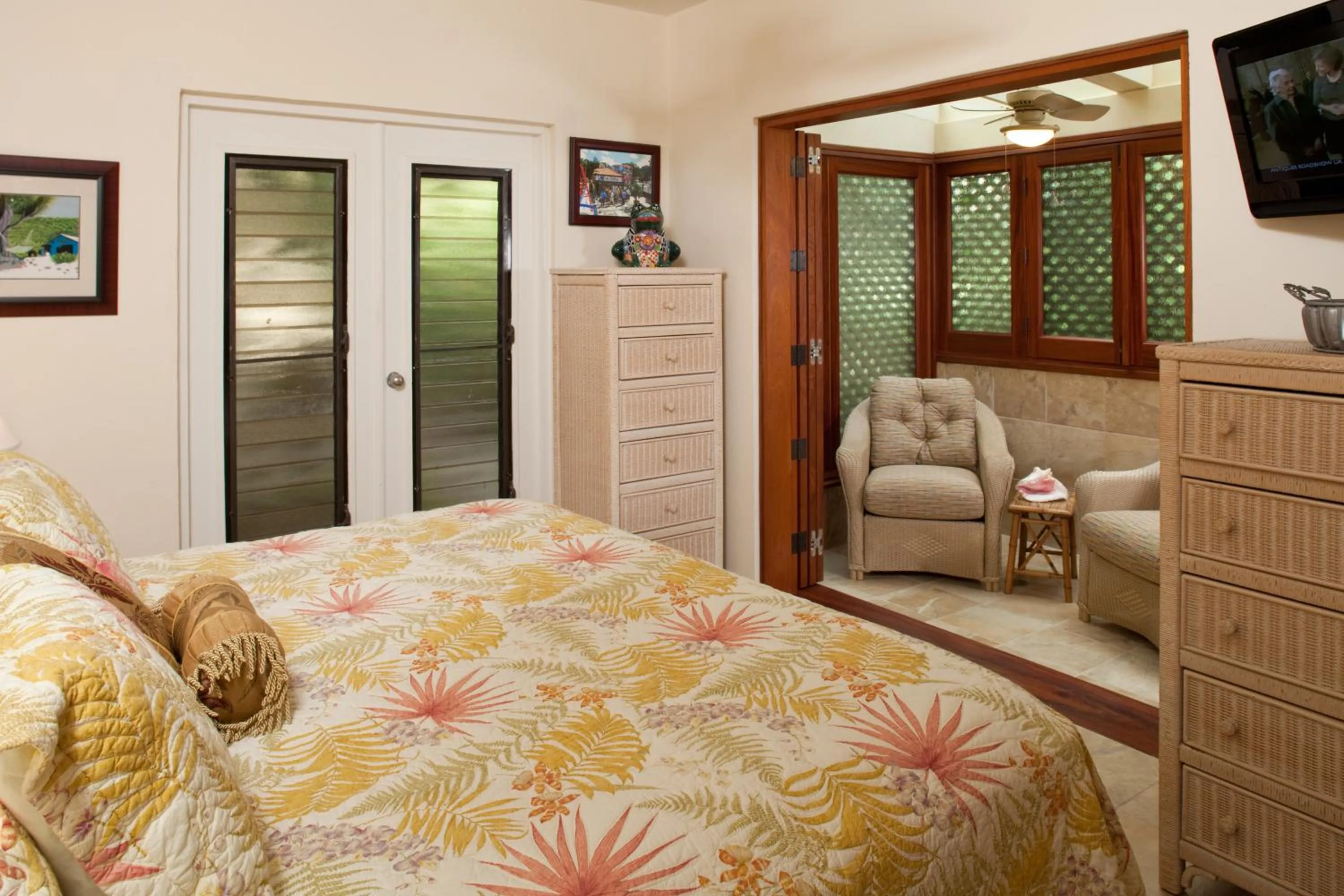 Bedroom, Bed in Gallows Point Resort