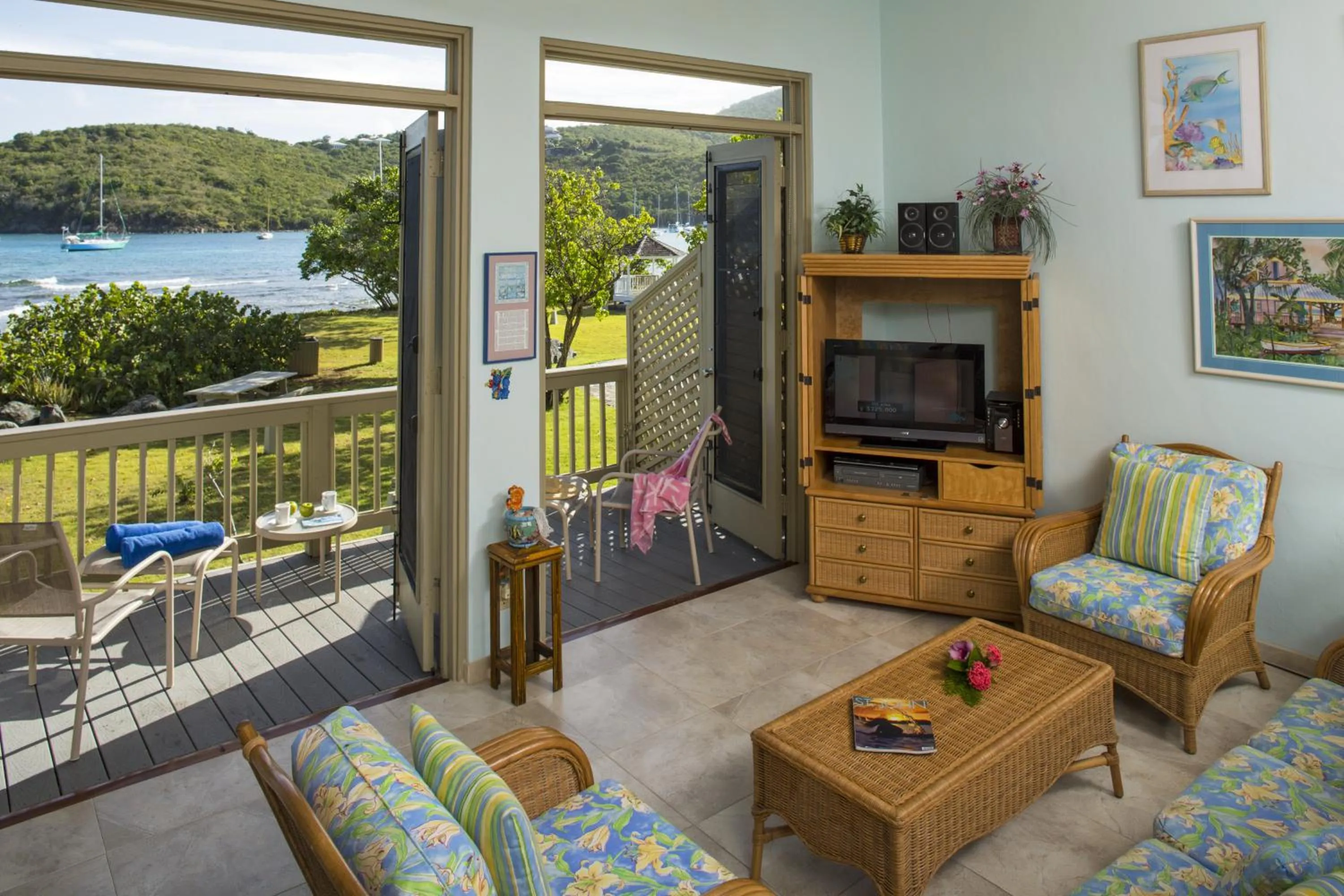 Communal lounge/ TV room in Gallows Point Resort