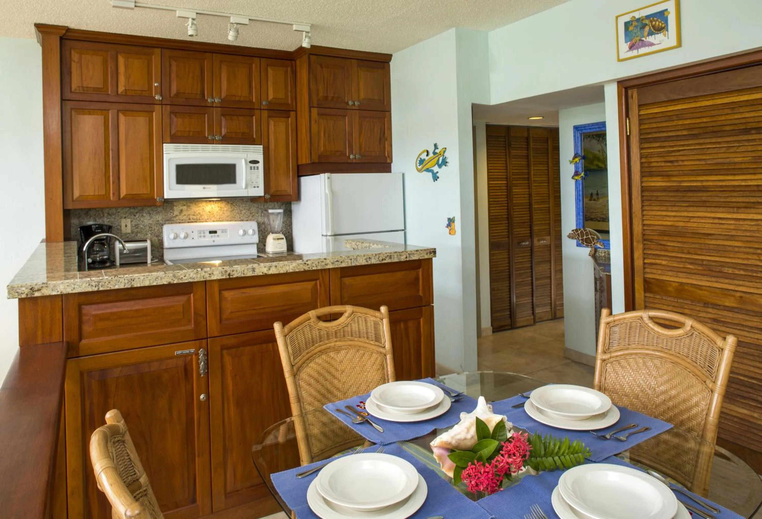 Kitchen or kitchenette in Gallows Point Resort