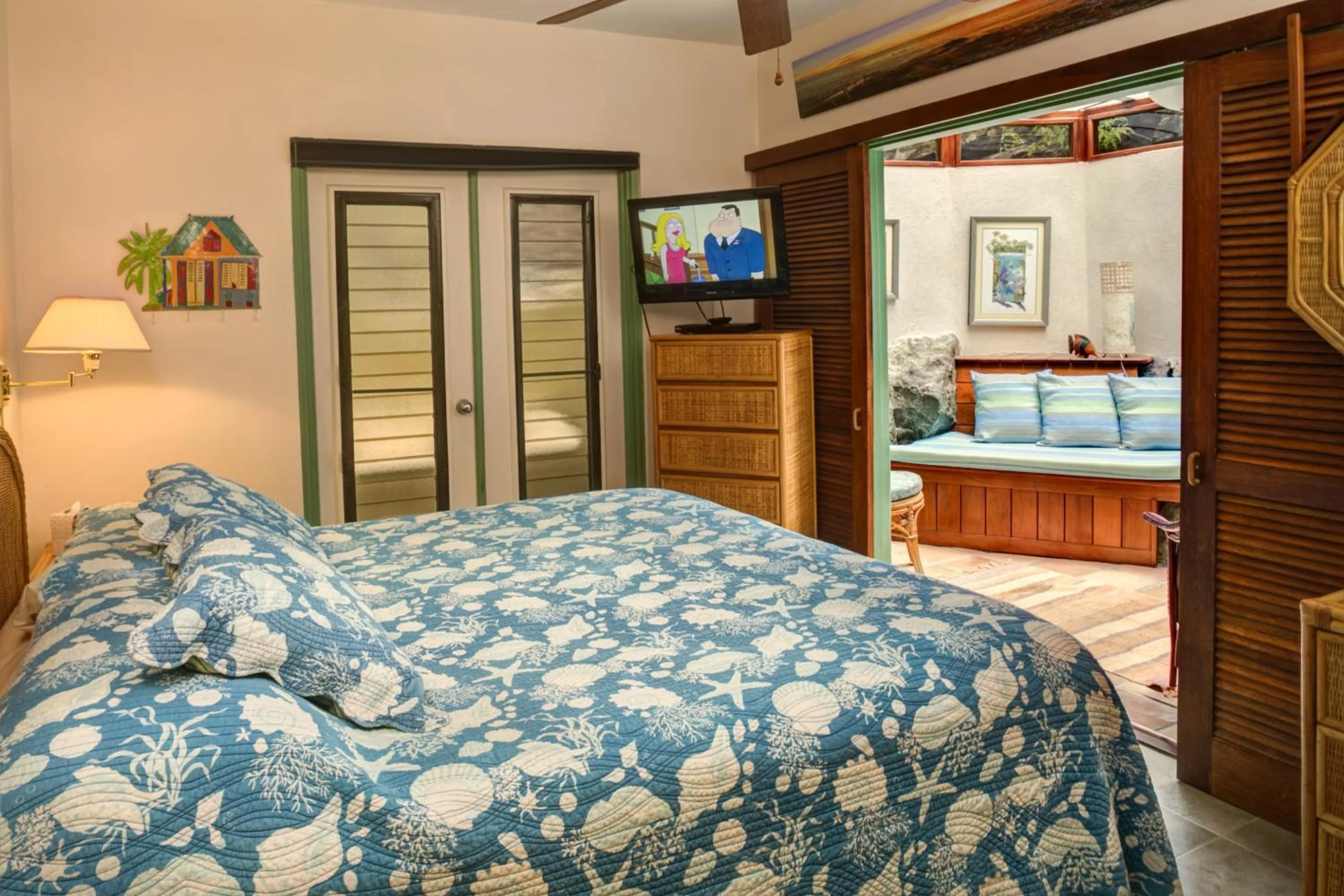 Bedroom, Bed in Gallows Point Resort