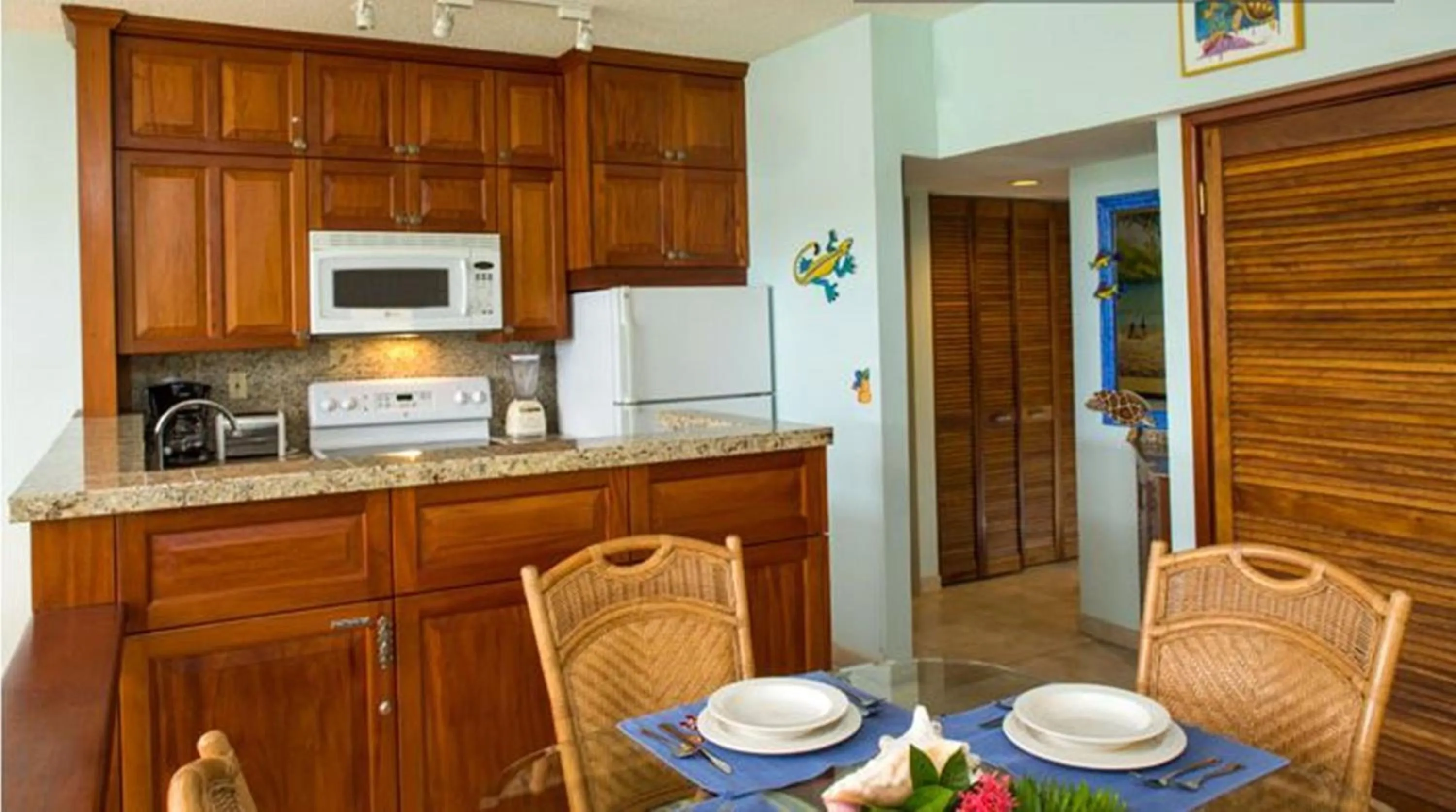Kitchen or kitchenette in Gallows Point Resort
