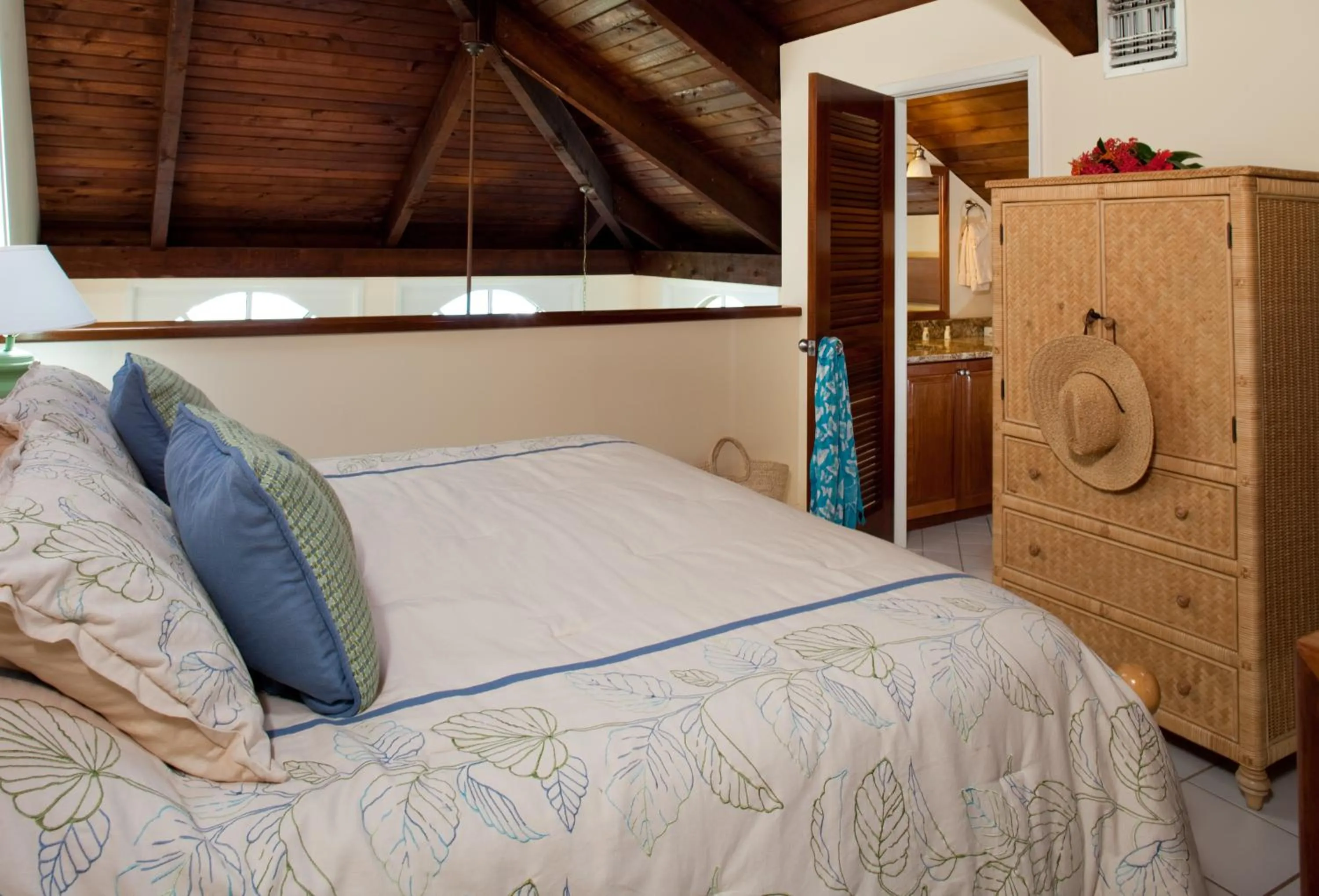 Bedroom, Bed in Gallows Point Resort