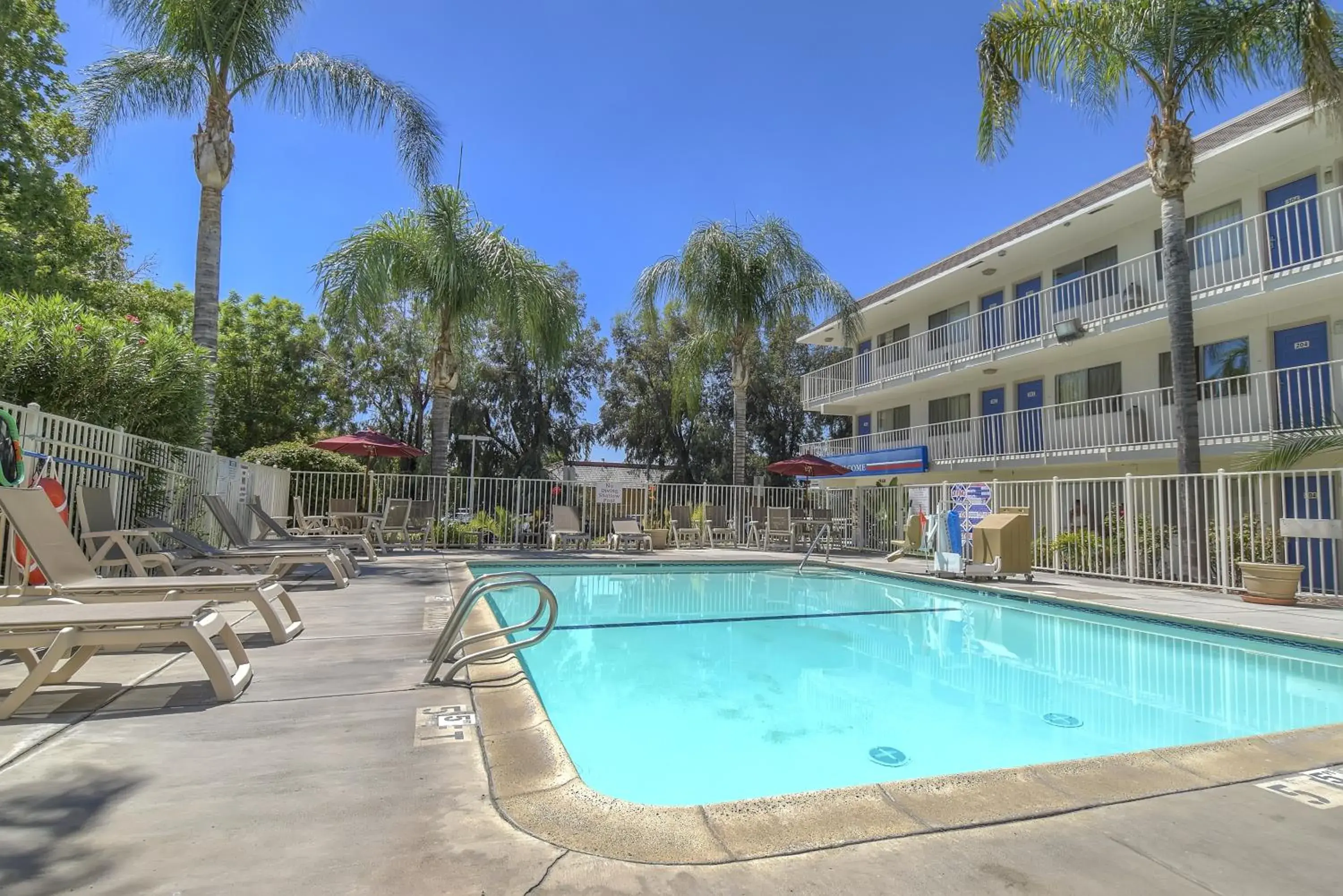 Swimming Pool in Motel 6 San Bernardino, CA - North