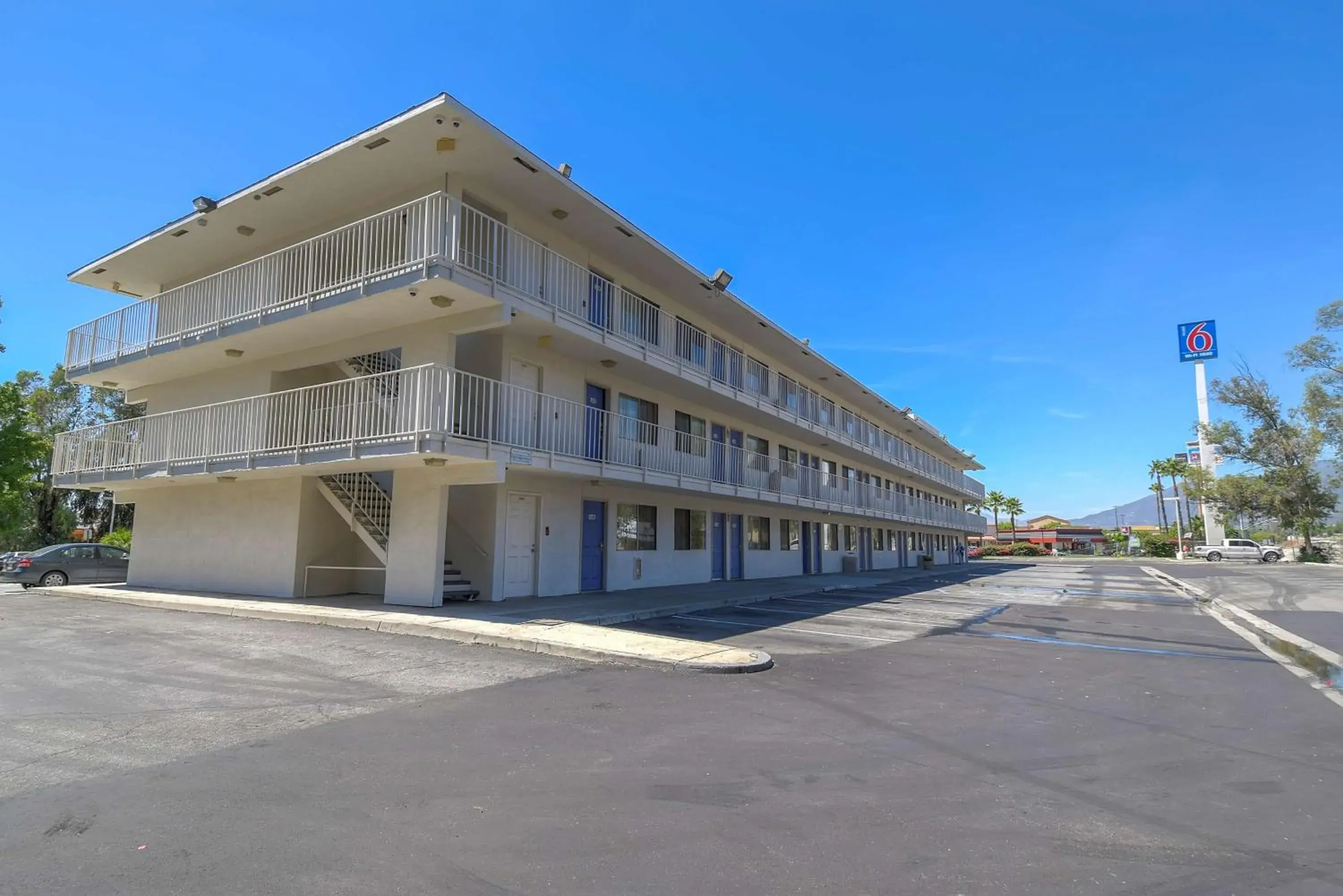 Property Building in Motel 6 San Bernardino, CA - North