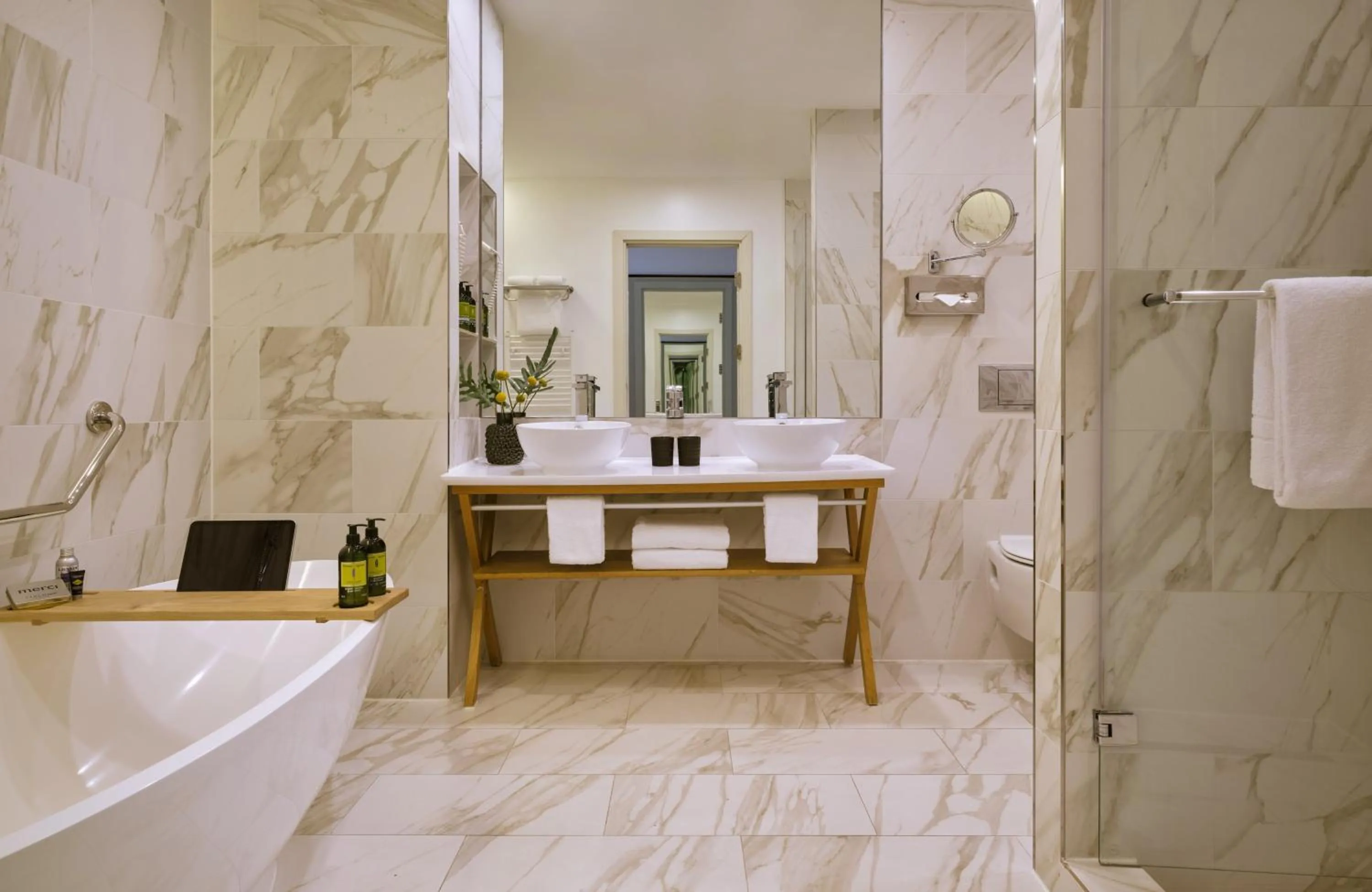 Bathroom in The Posthouse Berlin Potsdamer Platz- Leonardo Limited Edition