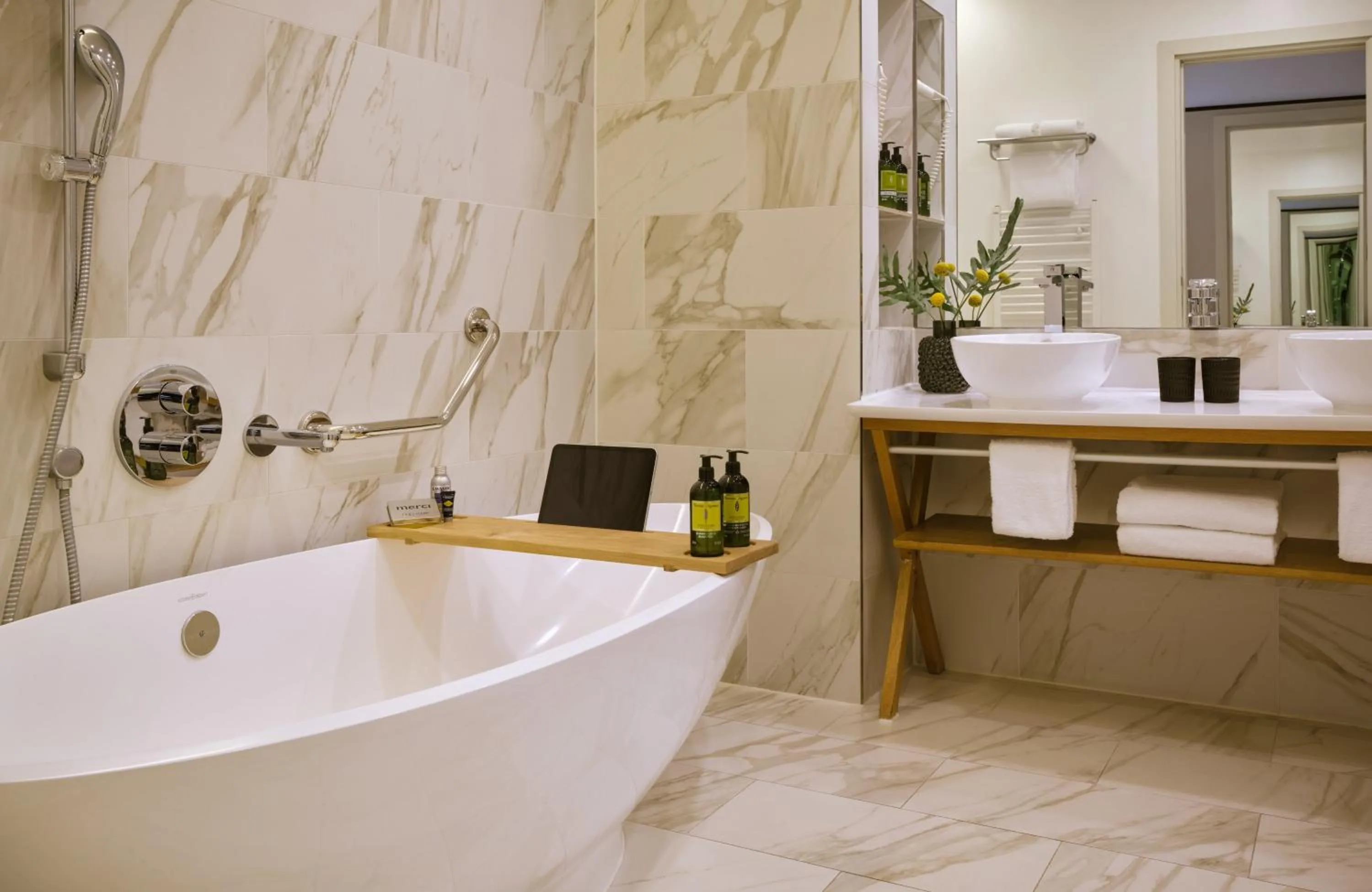 Bathroom in The Posthouse Berlin Potsdamer Platz- Leonardo Limited Edition