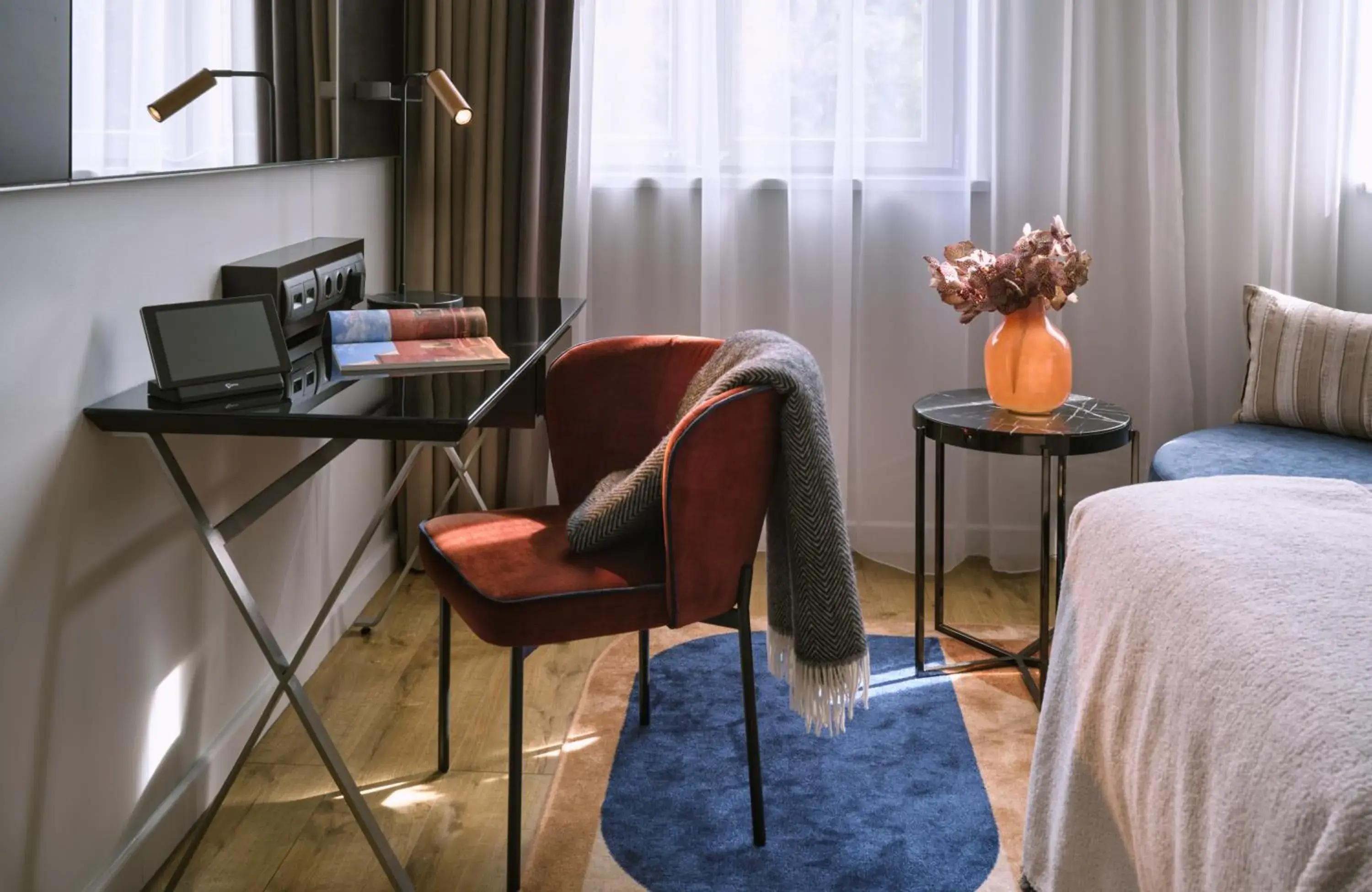 TV and multimedia, Bed in The Posthouse Berlin Potsdamer Platz- Leonardo Limited Edition TV and multimedia, Bed in The Posthouse Berlin Potsdamer Platz- Leonardo Limited Edition