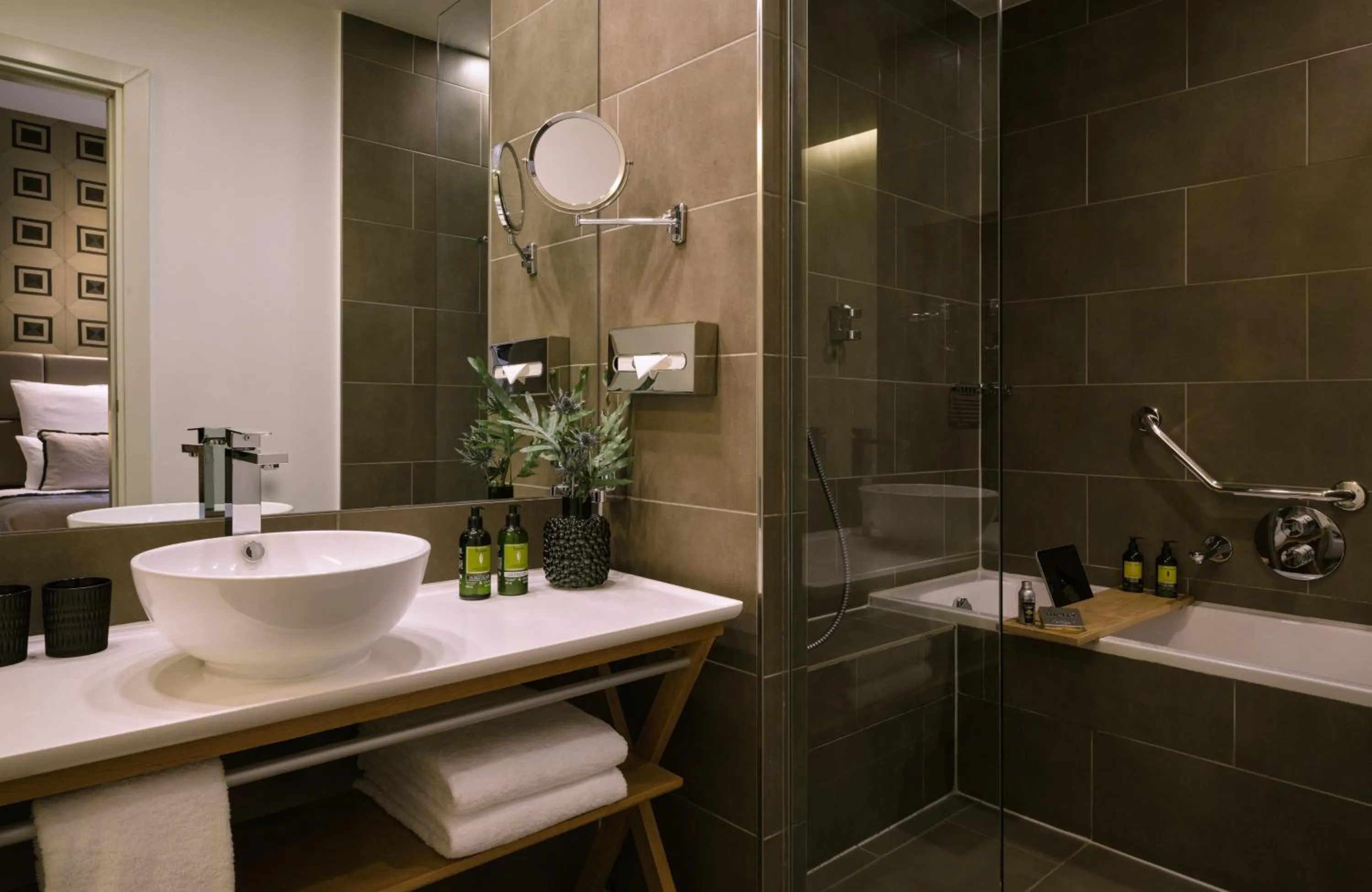 Bathroom in The Posthouse Berlin Potsdamer Platz- Leonardo Limited Edition