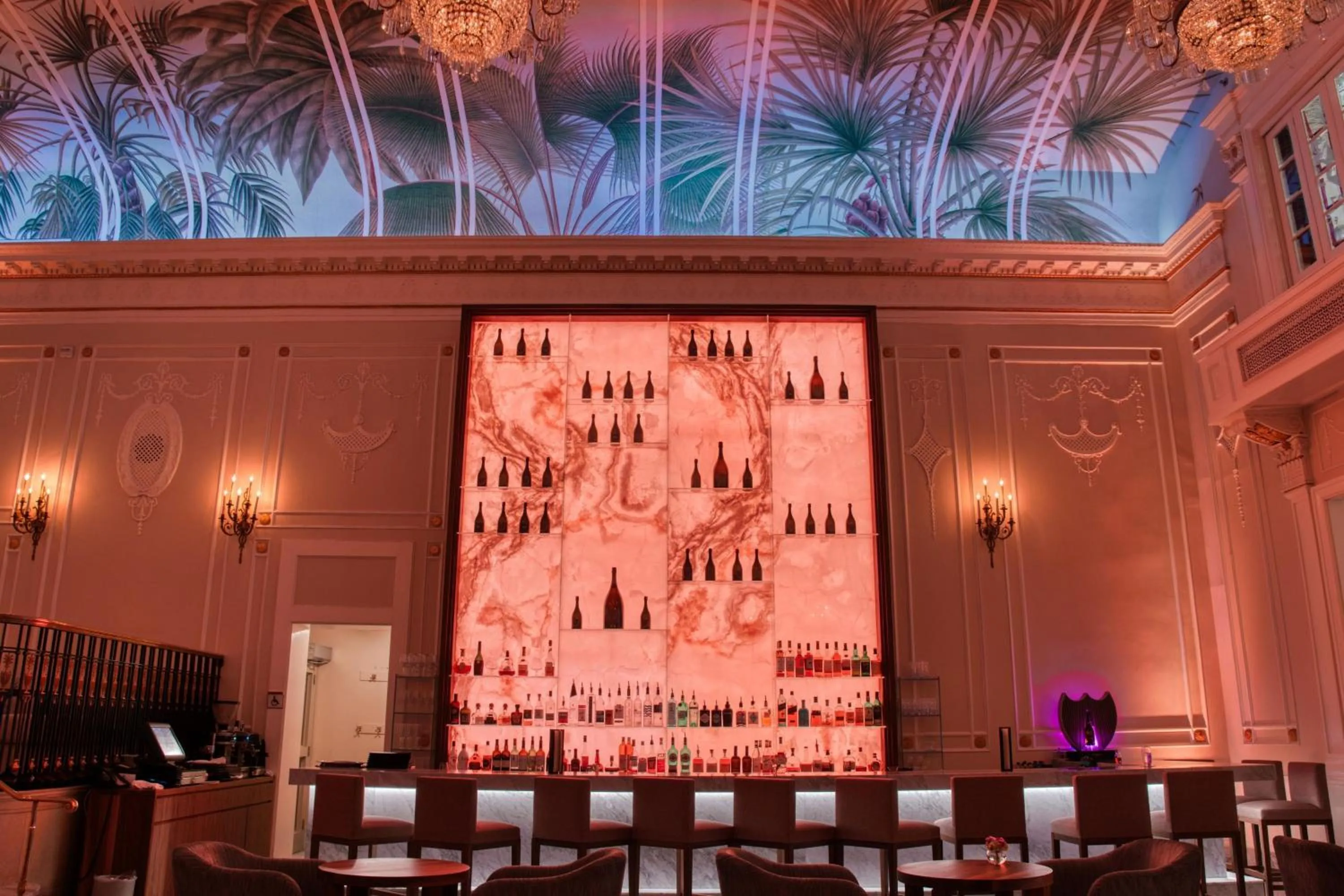 Restaurant/places to eat in The Ritz-Carlton, Montreal