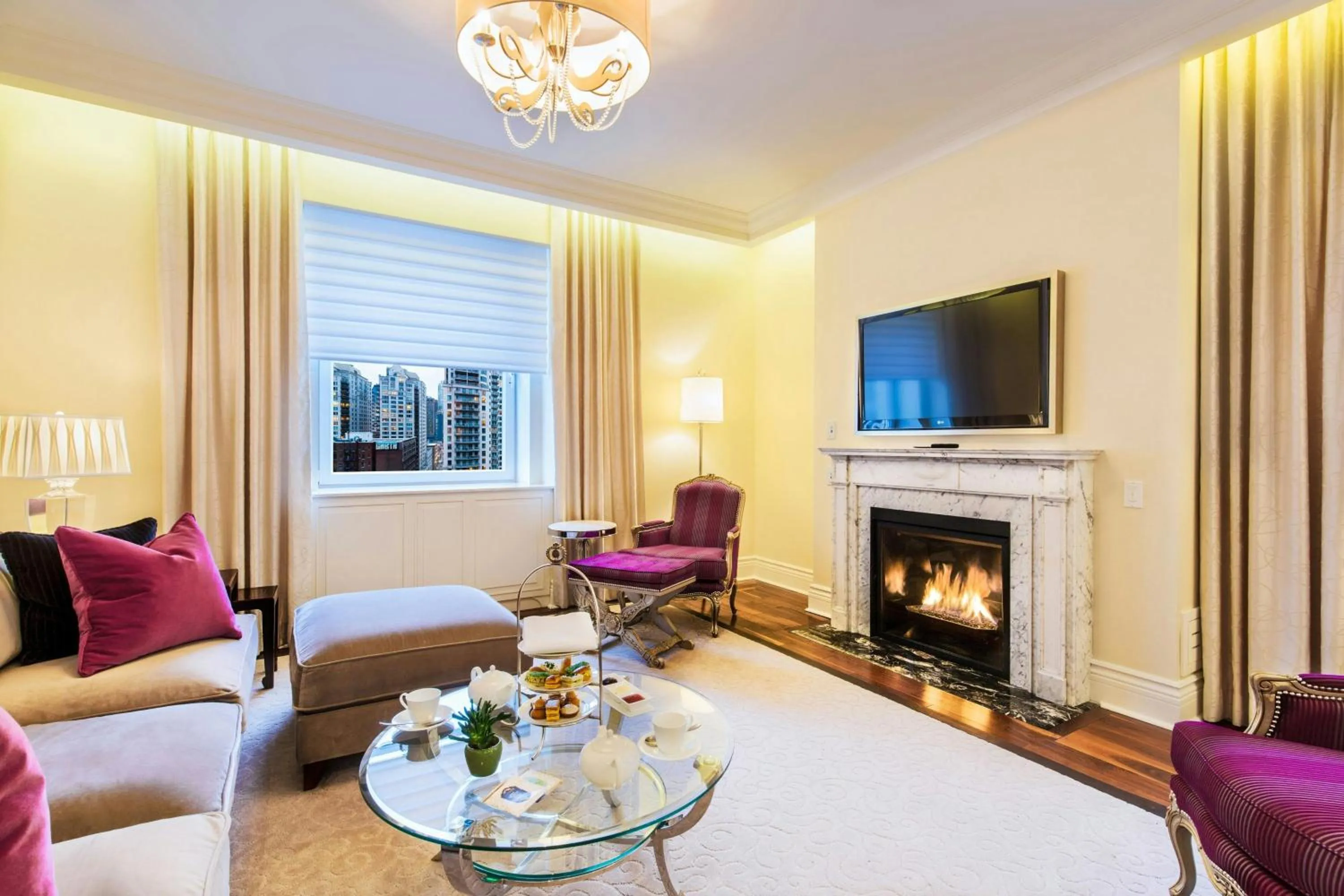 Bedroom in The Ritz-Carlton, Montreal