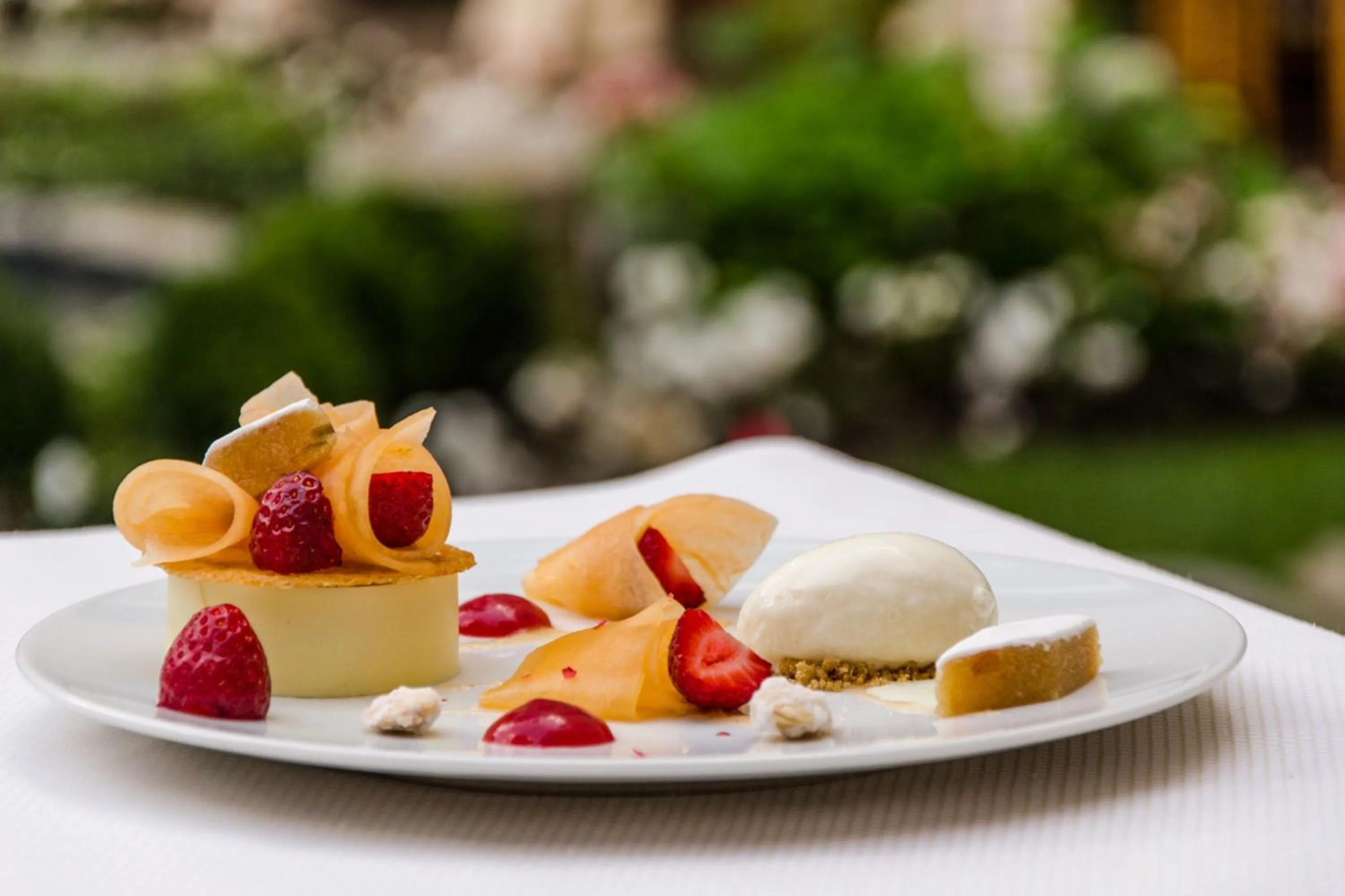 Restaurant/places to eat in The Ritz-Carlton, Montreal