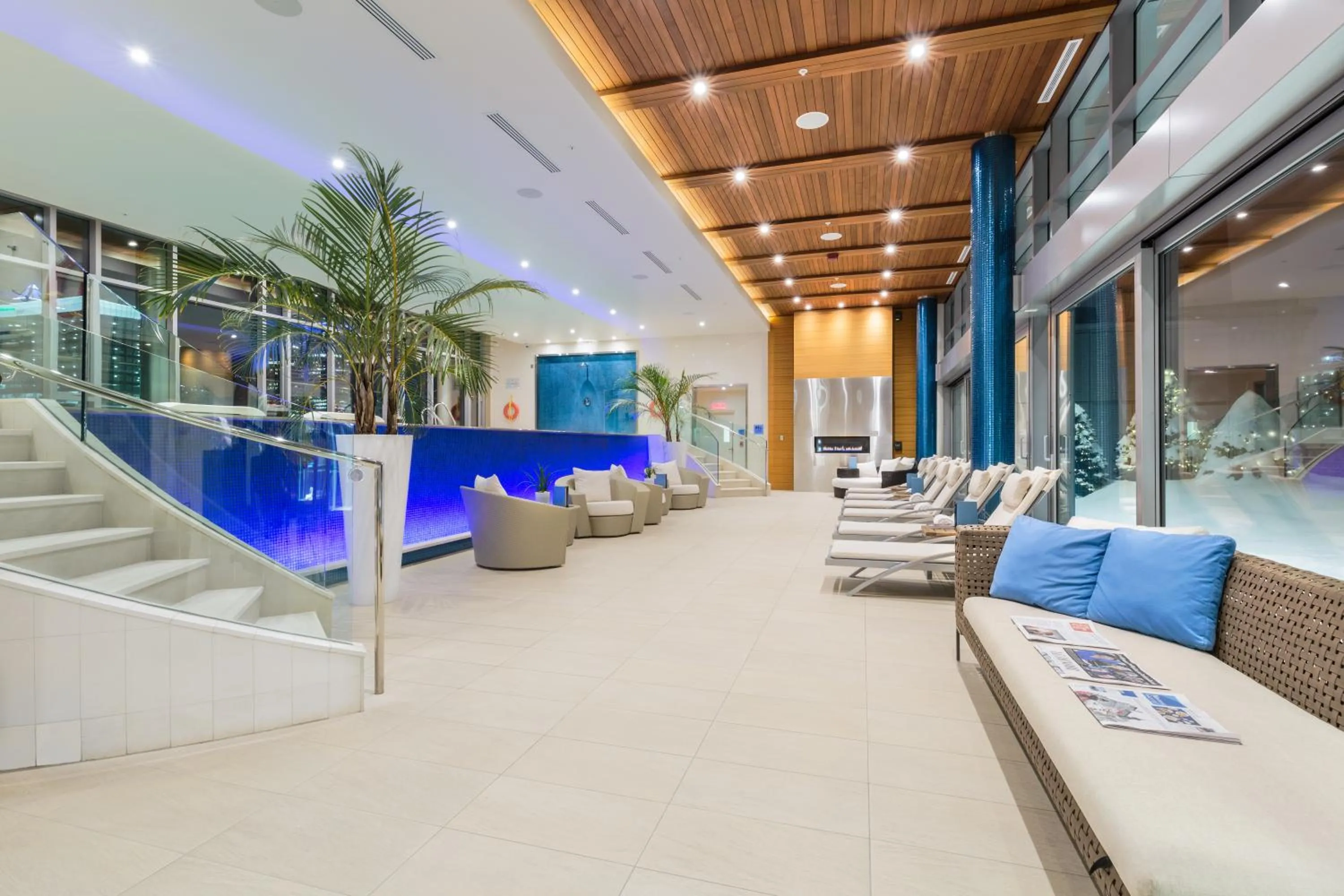 Swimming pool in The Ritz-Carlton, Montreal